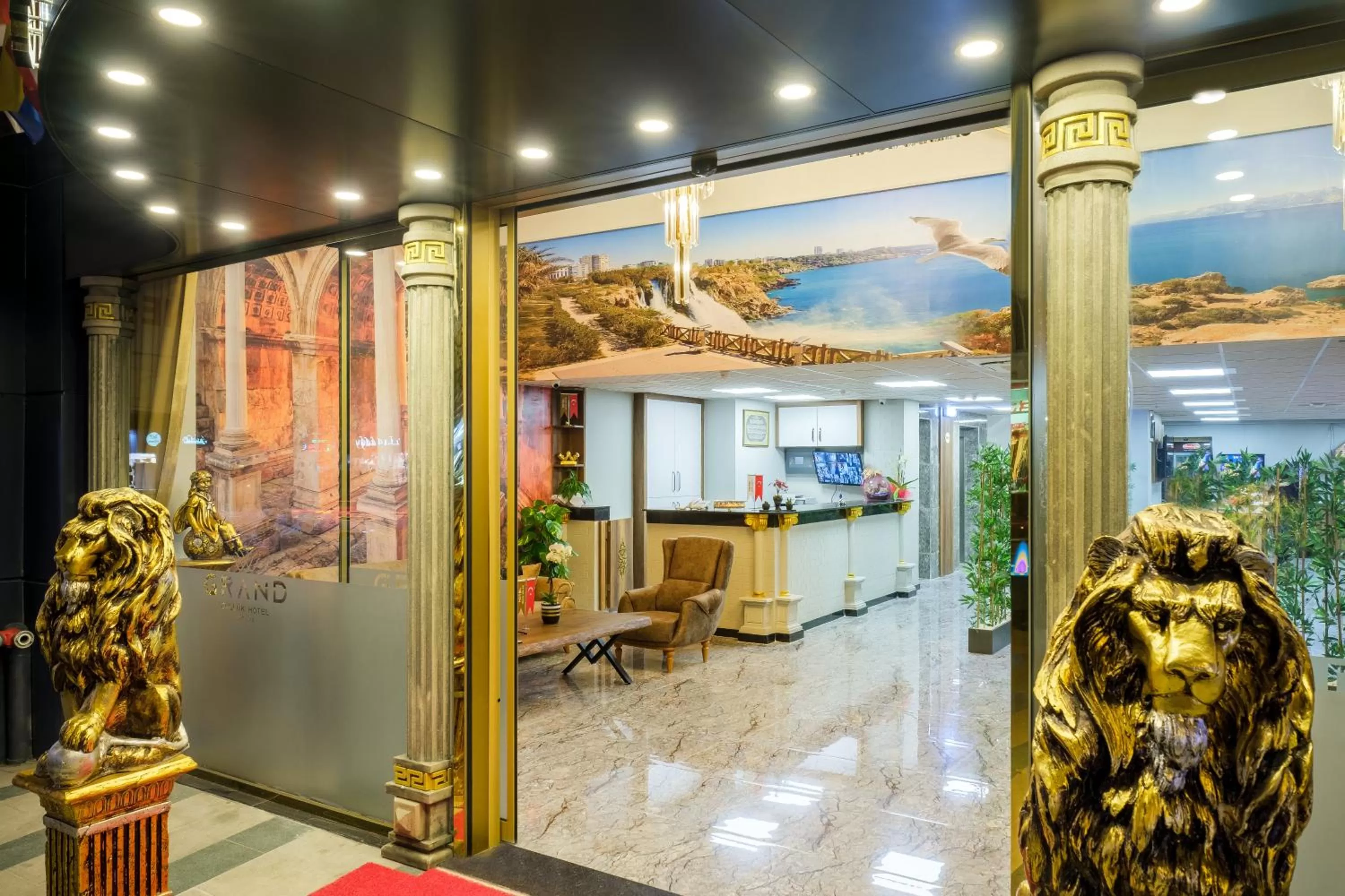 Facade/entrance in Grand Gulluk Hotel City Center Antalya