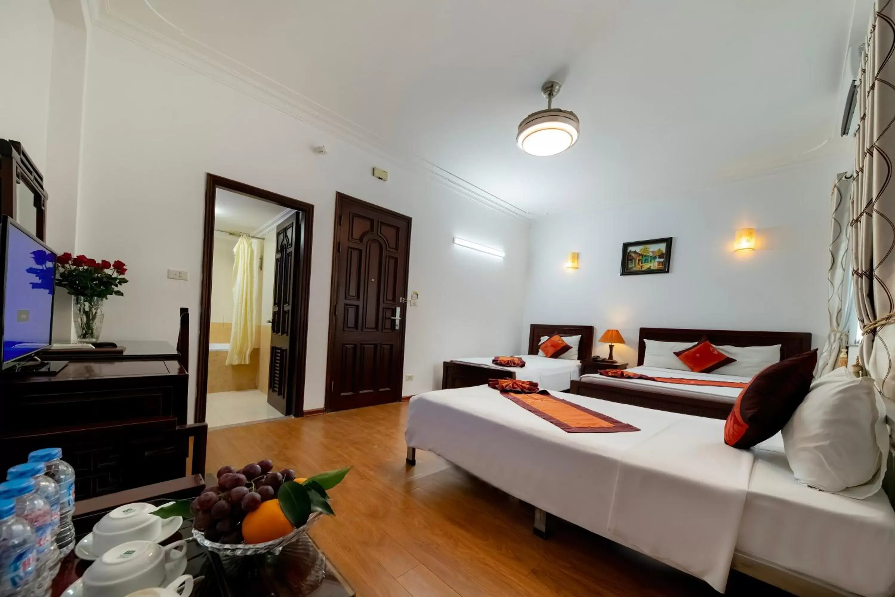 Deluxe Quadruple Room in Phoenix Legend Hotel Deluxe Quadruple Room in Phoenix Legend Hotel