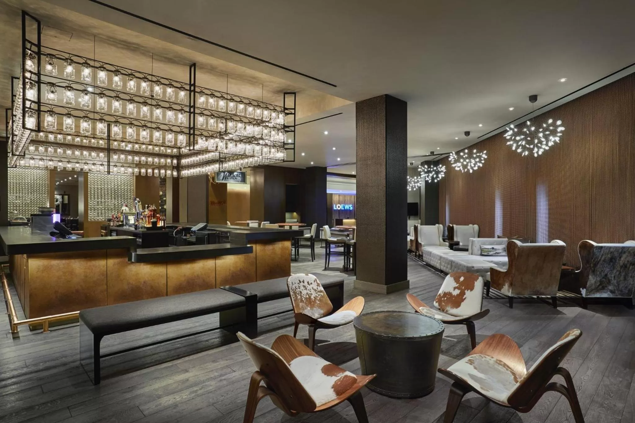 Lounge or bar in Loews Nashville Hotel at Vanderbilt Plaza