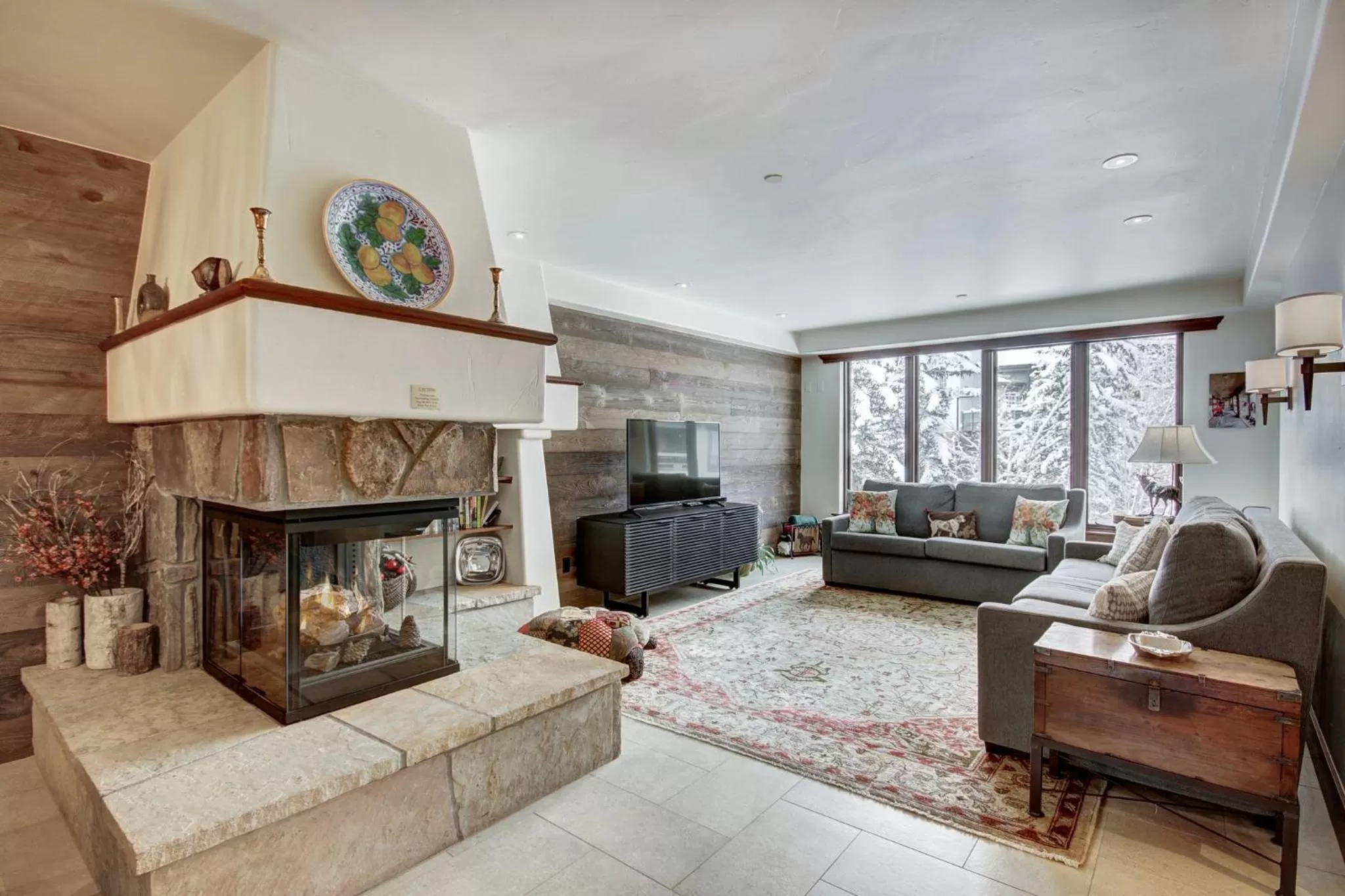 Living room in The Pines Lodge, a RockResort, by Vail Resorts