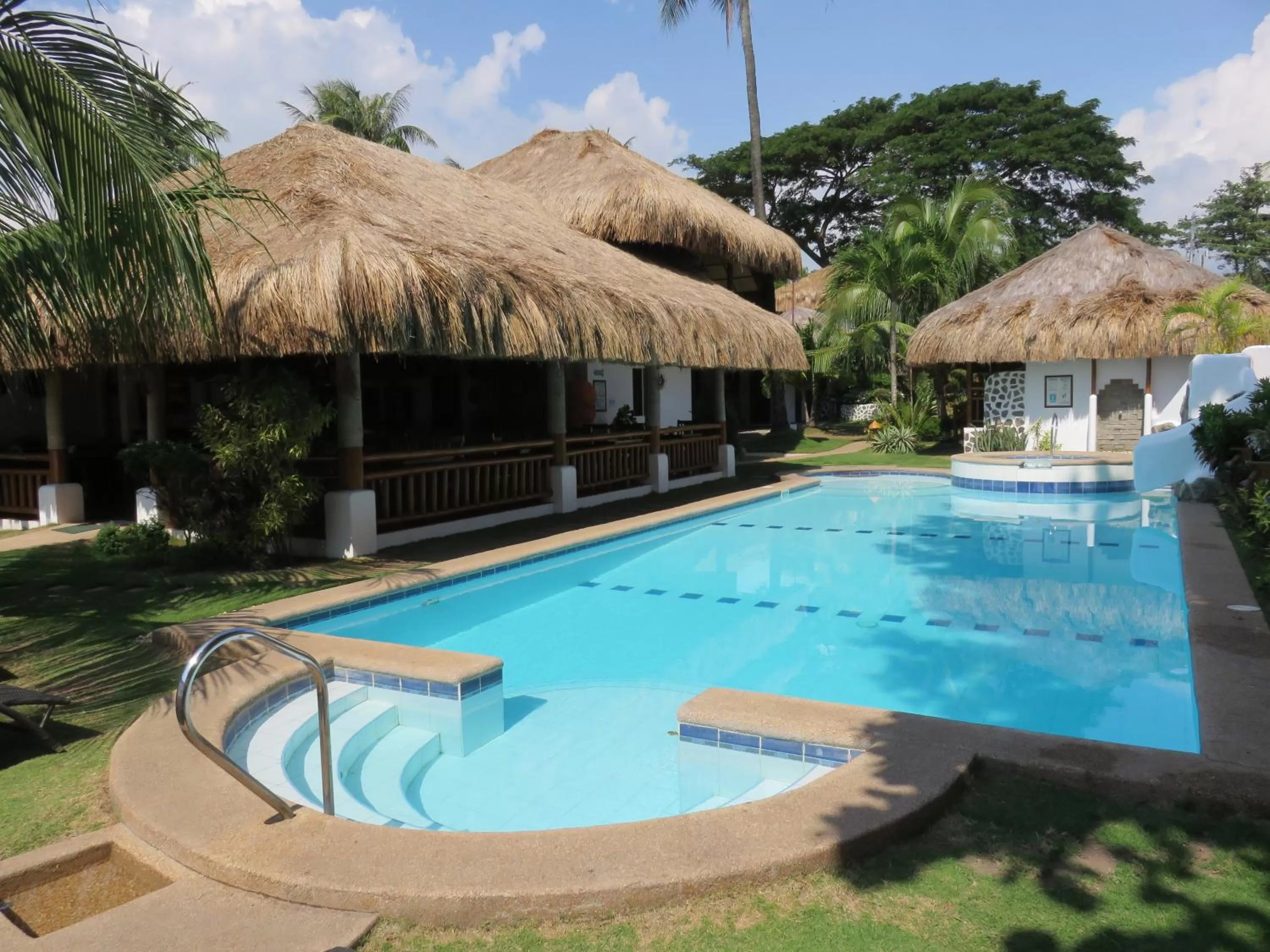Swimming pool in Kav's Beach Resort