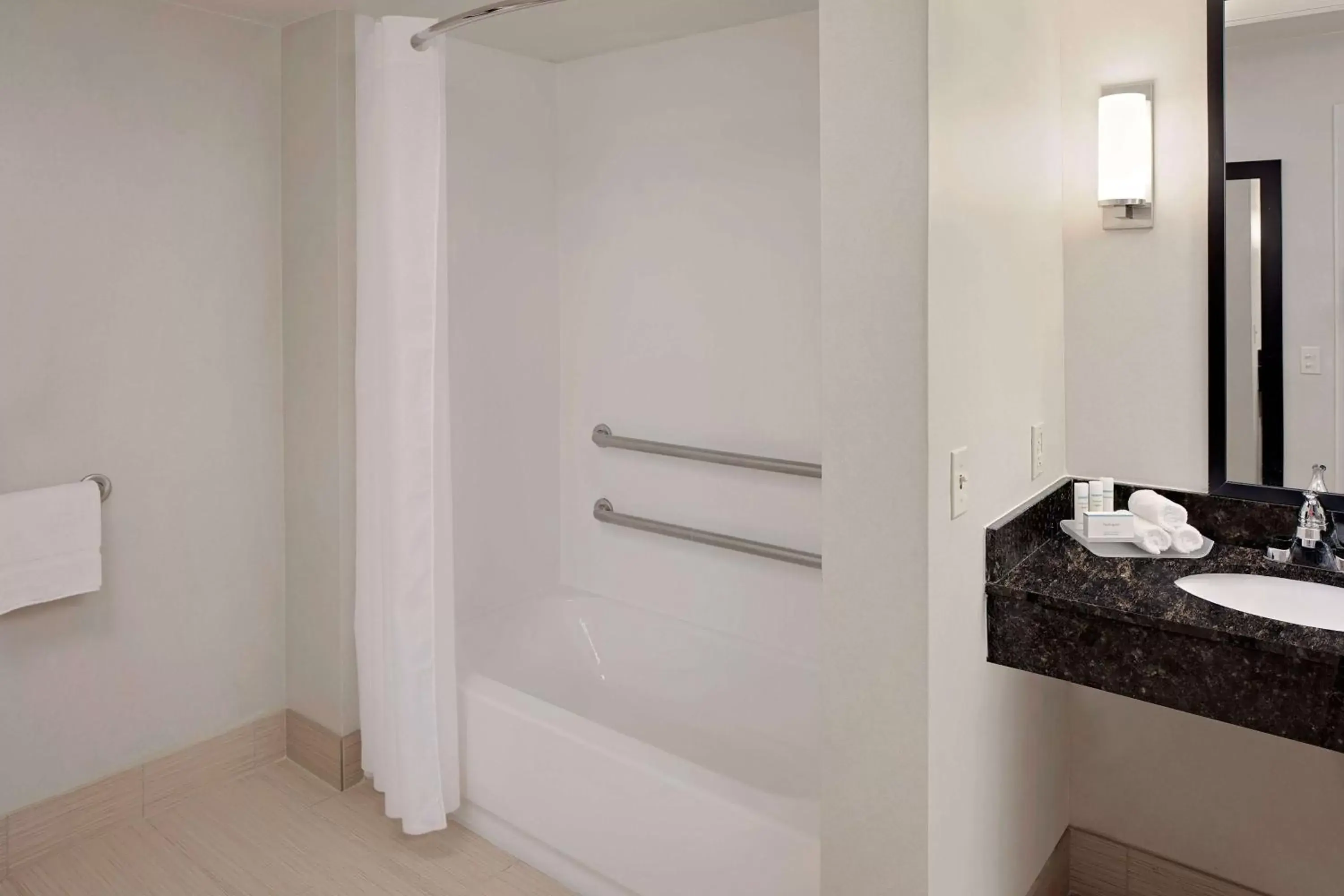 King Suite with Tub - Mobility/Hearing Accessible in Homewood Suites Nashville/Brentwood King Suite with Tub - Mobility/Hearing Accessible in Homewood Suites Nashville/Brentwood