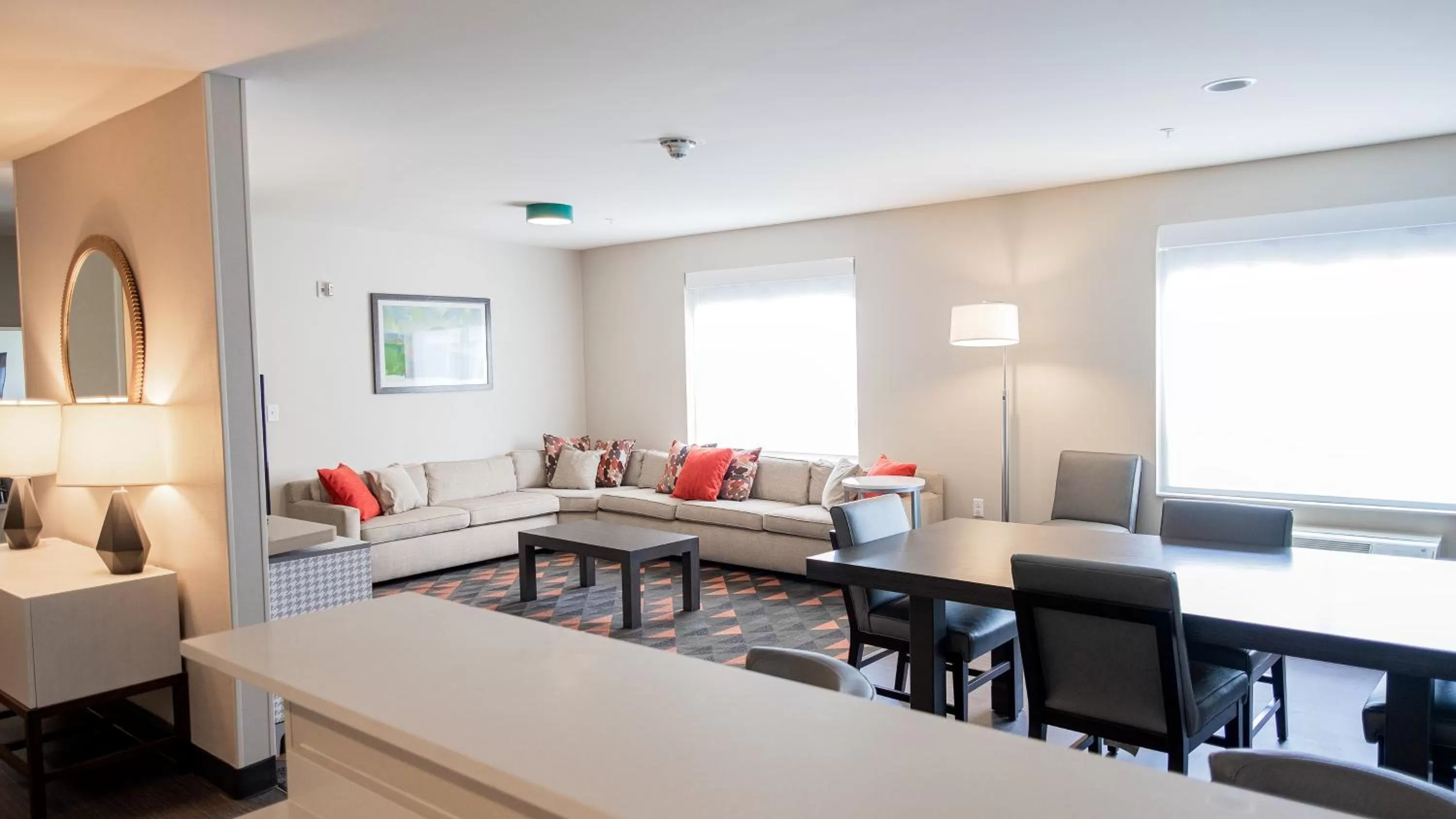 Bedroom in Holiday Inn & Suites Philadelphia W - Drexel Hill by IHG