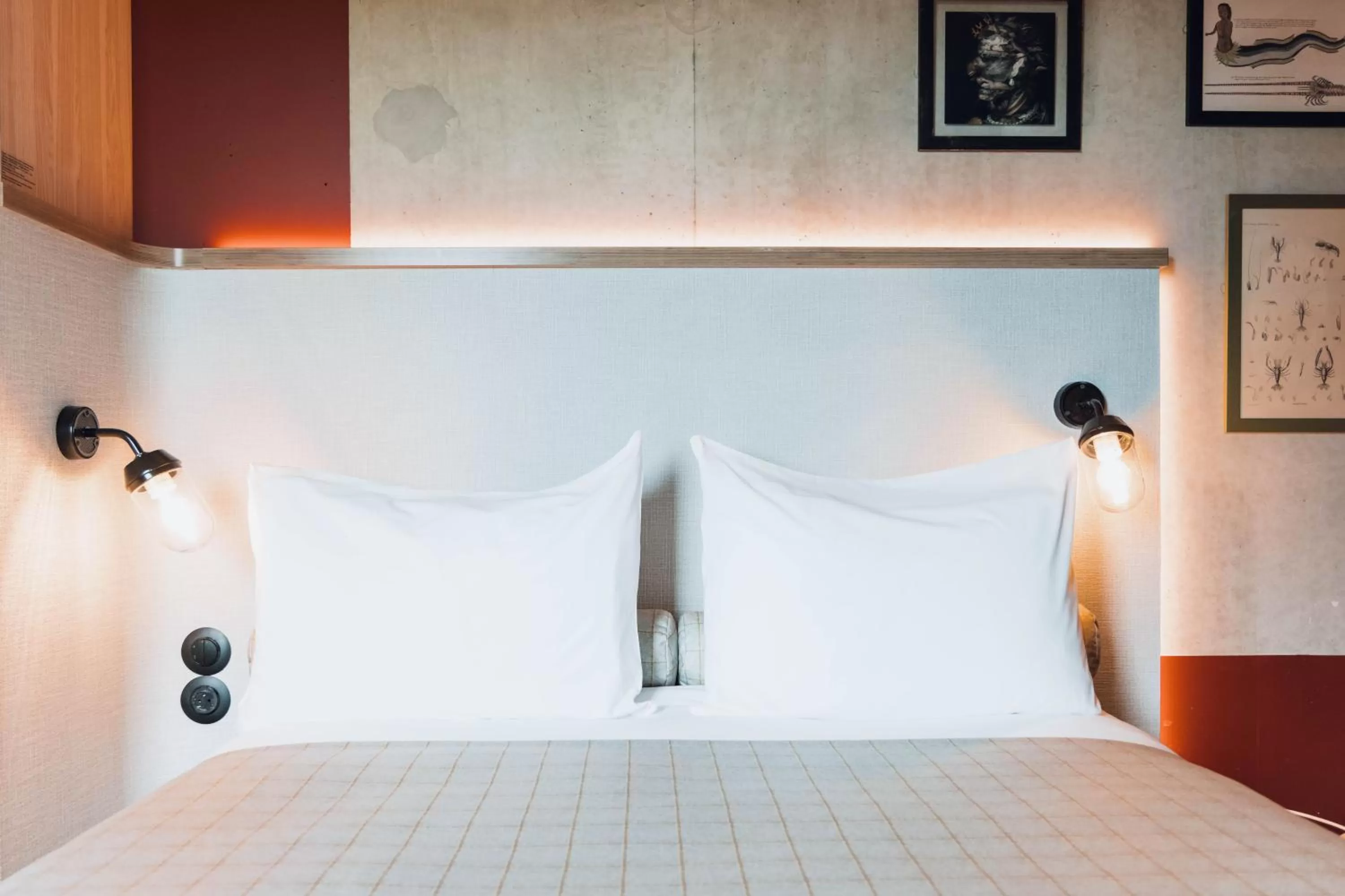 Bed in greet Hotel La Rochelle Centre