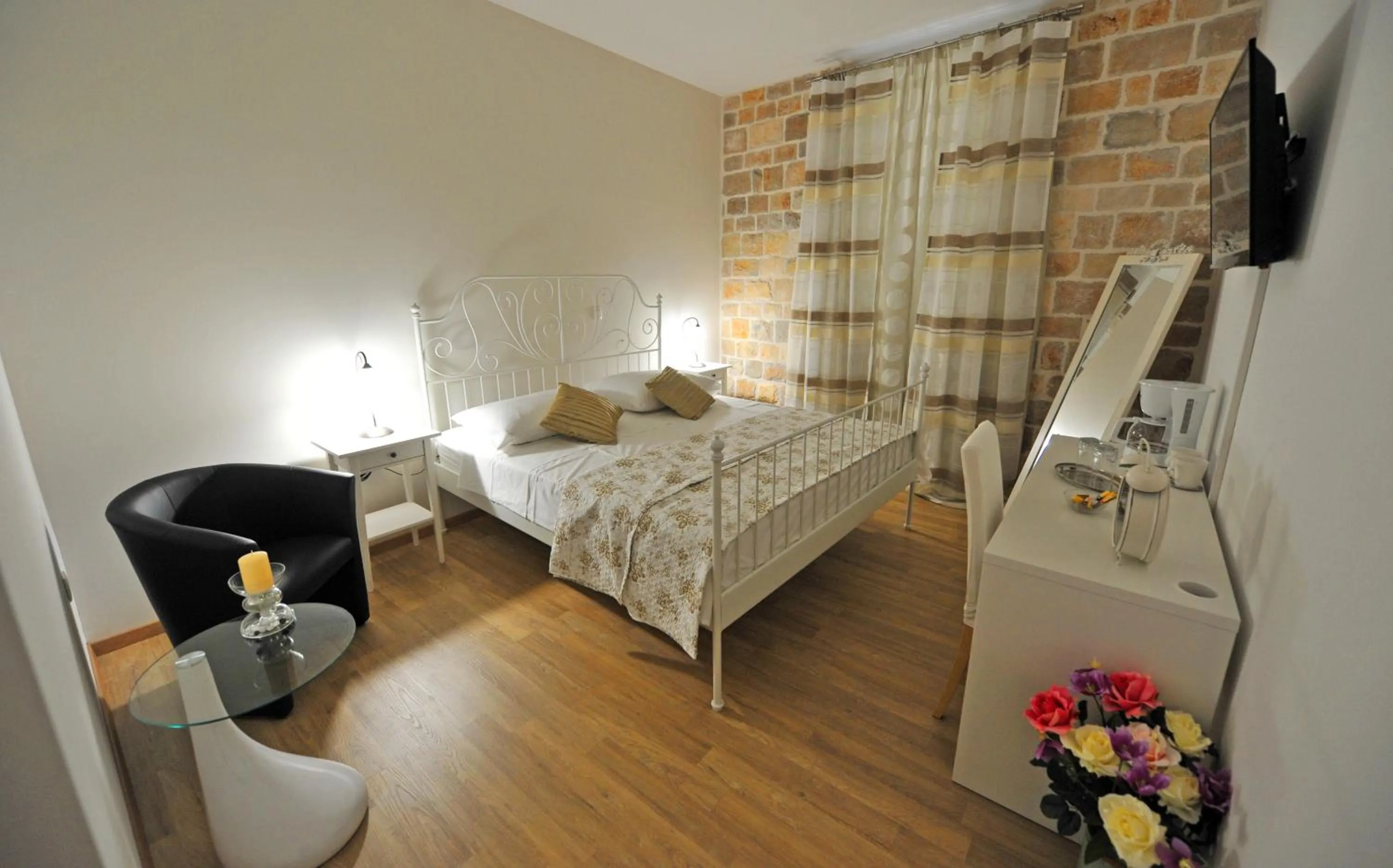 Bed in Luxury Rooms Nirvana