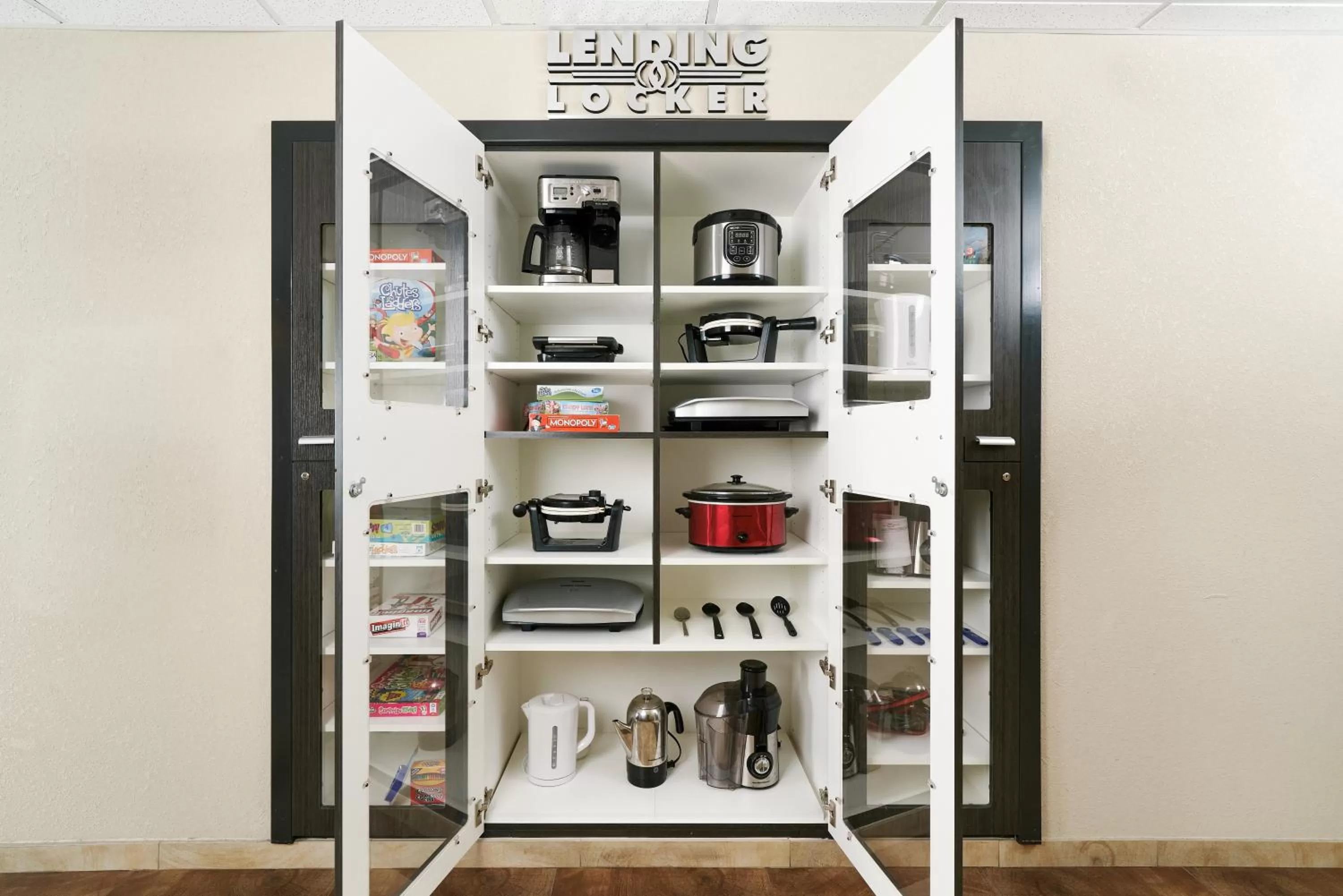 Property building in Sonesta Simply Suites Detroit Ann Arbor