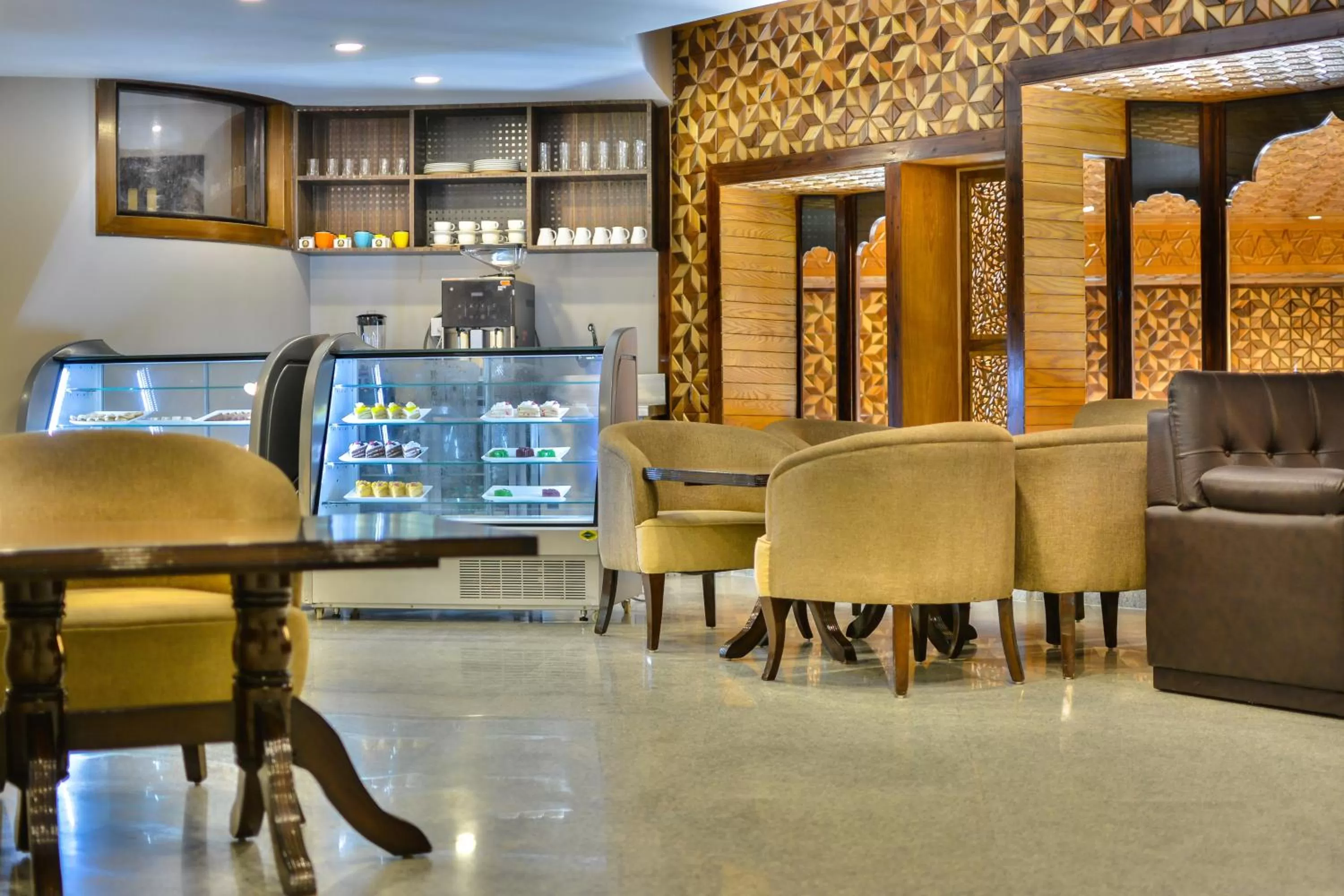 Food and drinks, Lounge/Bar in Royal Hillton Pahalgam