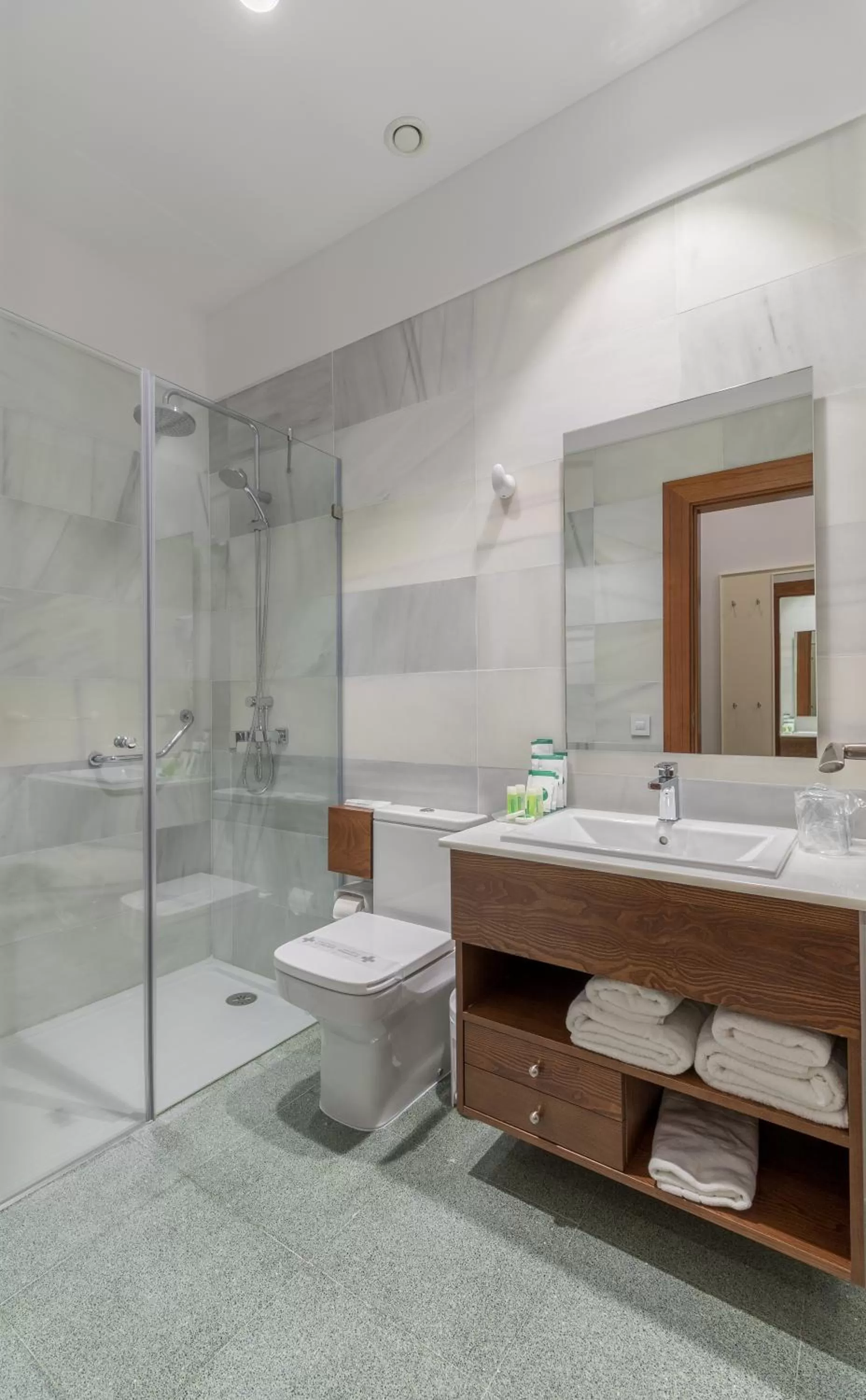 Shower in Hotel Emblemático Holiday Time