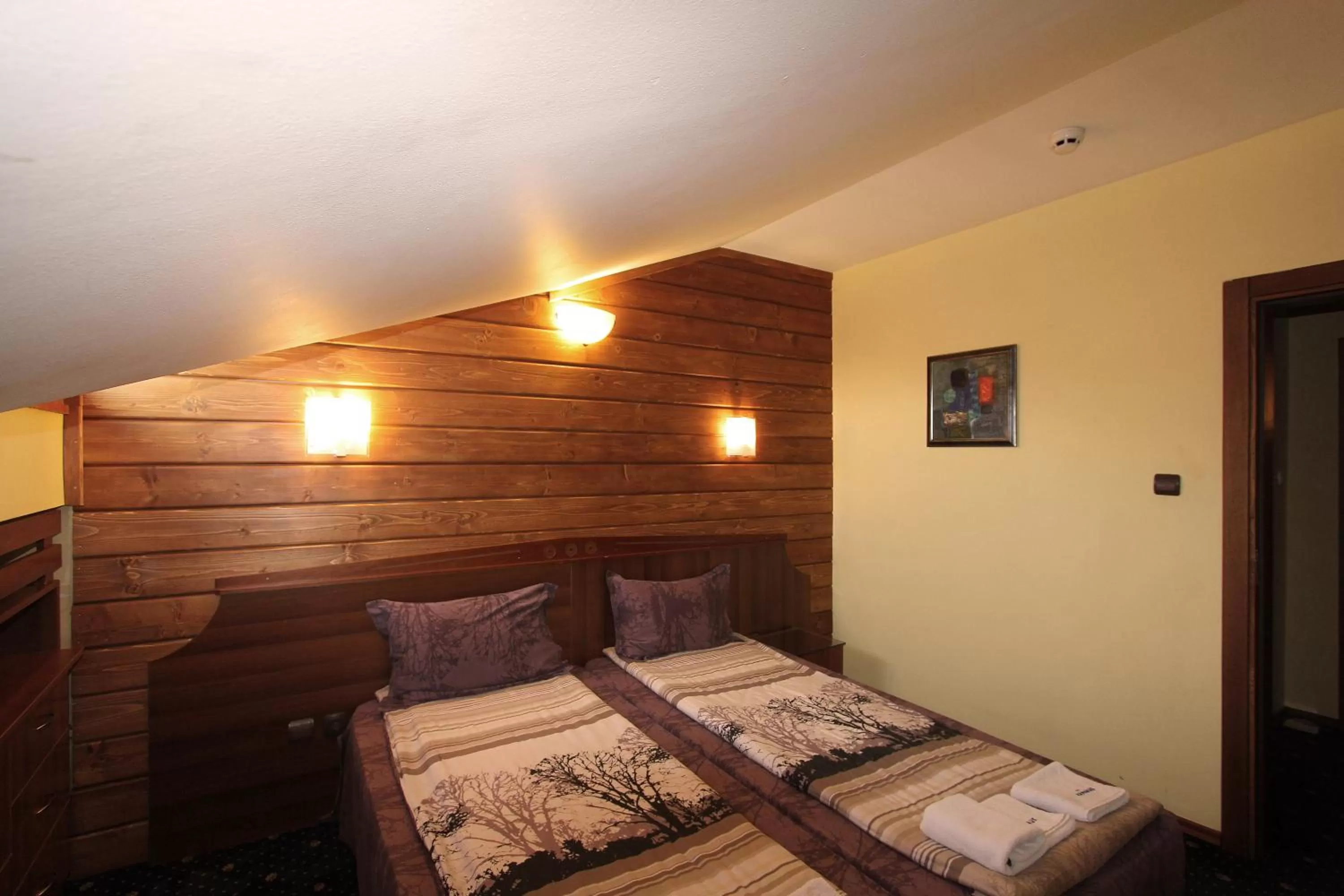 Photo of the whole room, Bed in Kap House Family Hotel