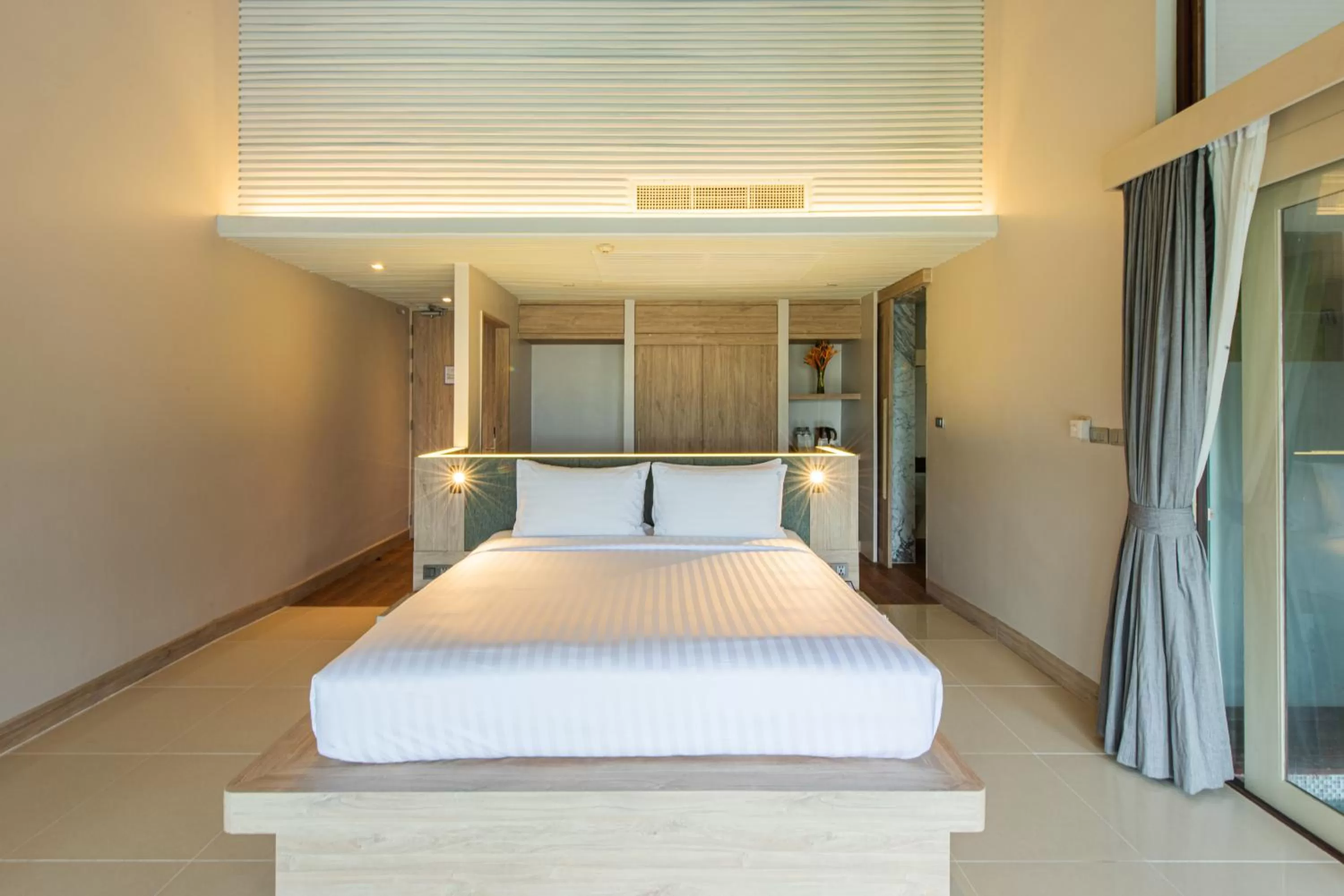 Bed in Holiday Ao Nang Beach Resort, Krabi