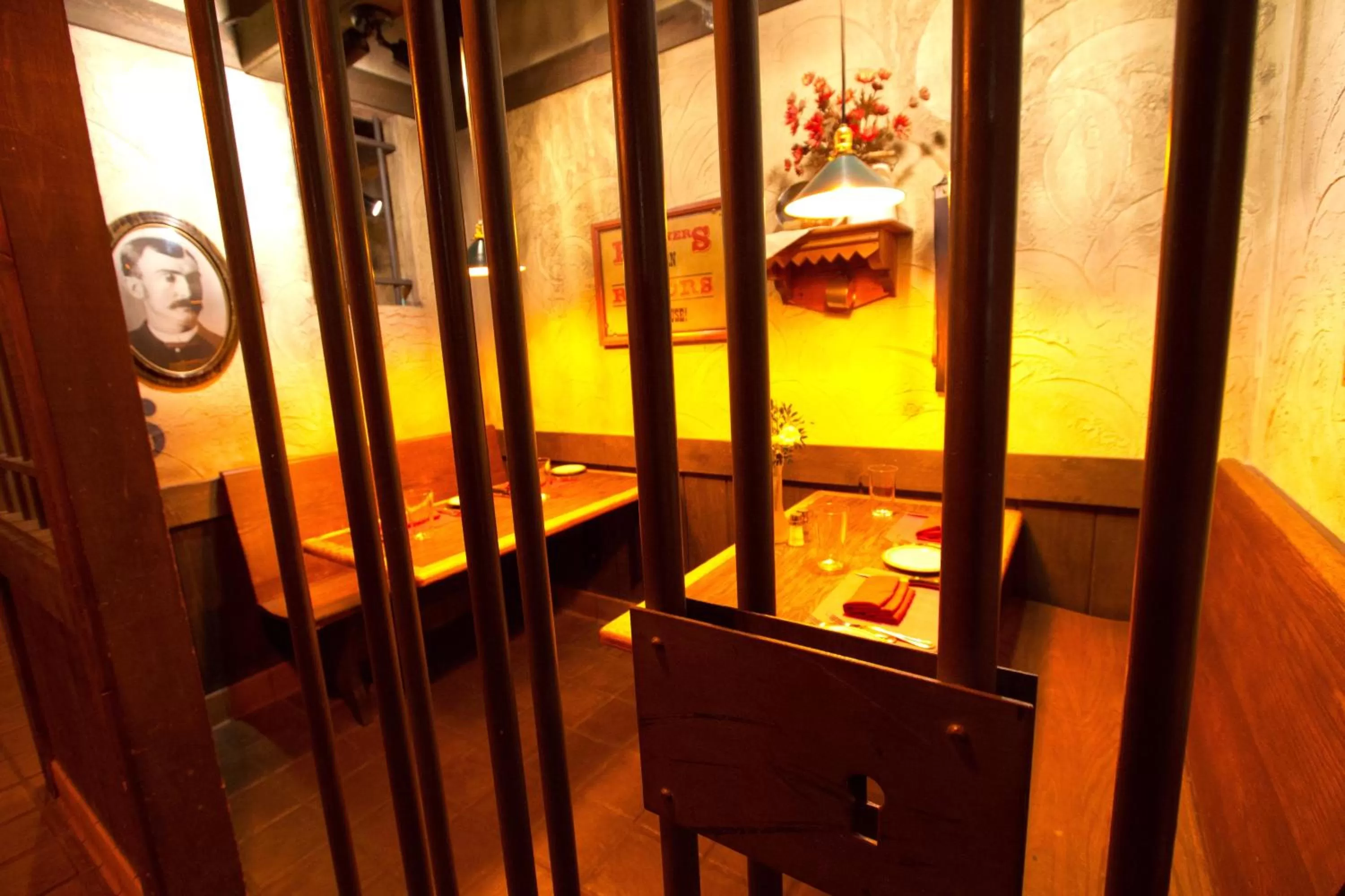 Restaurant/places to eat in Jailhouse Motel and Casino