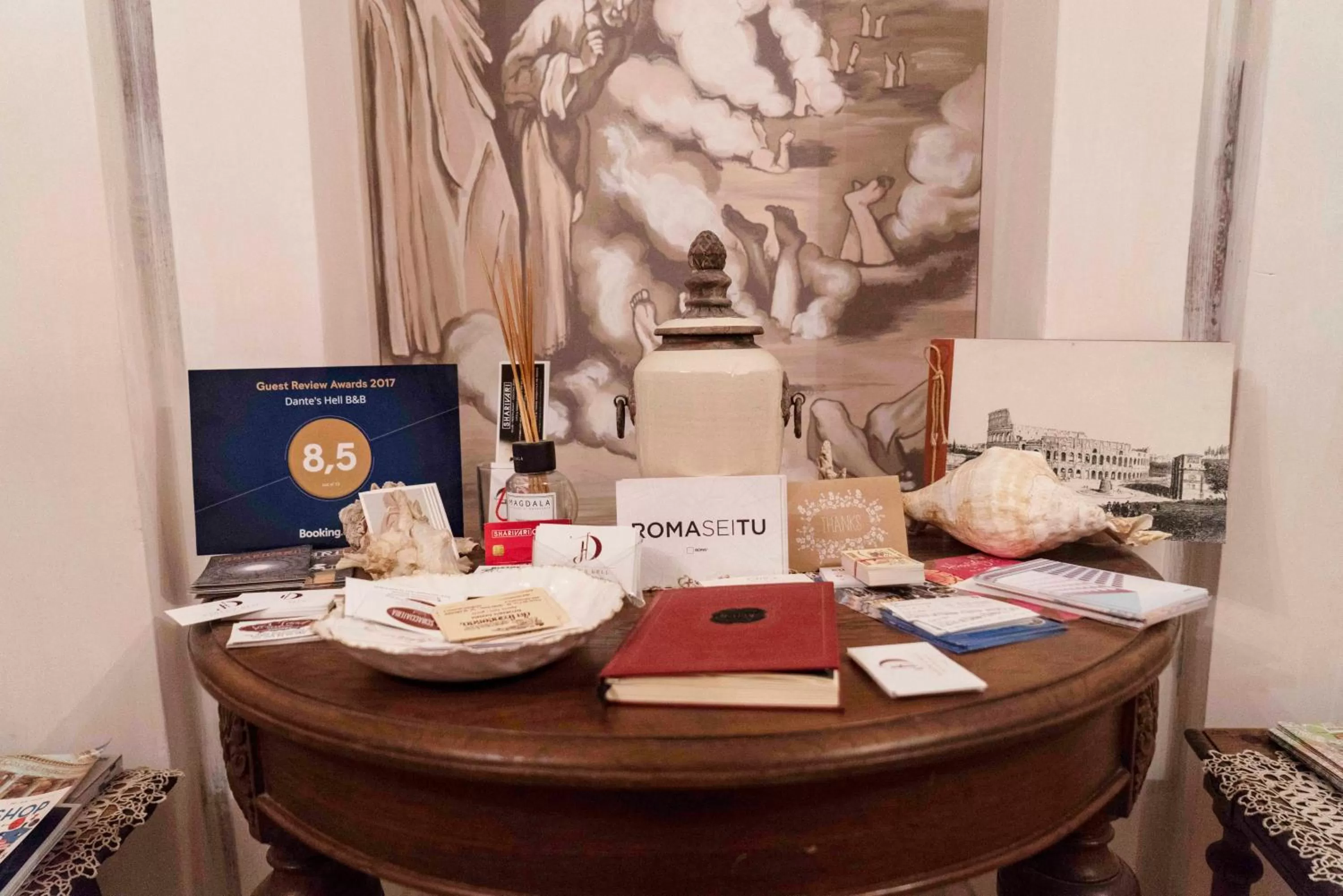 Lobby or reception in Dante's Hell B&B