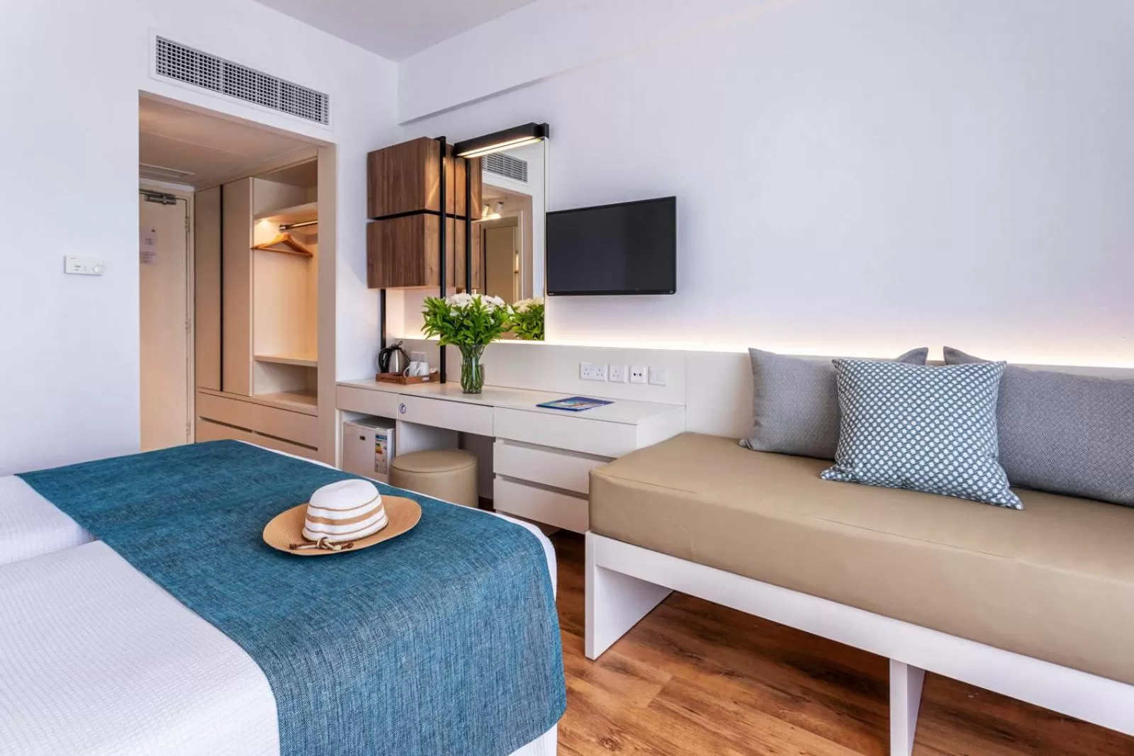 Bedroom, Bed in Louis Phaethon Beach