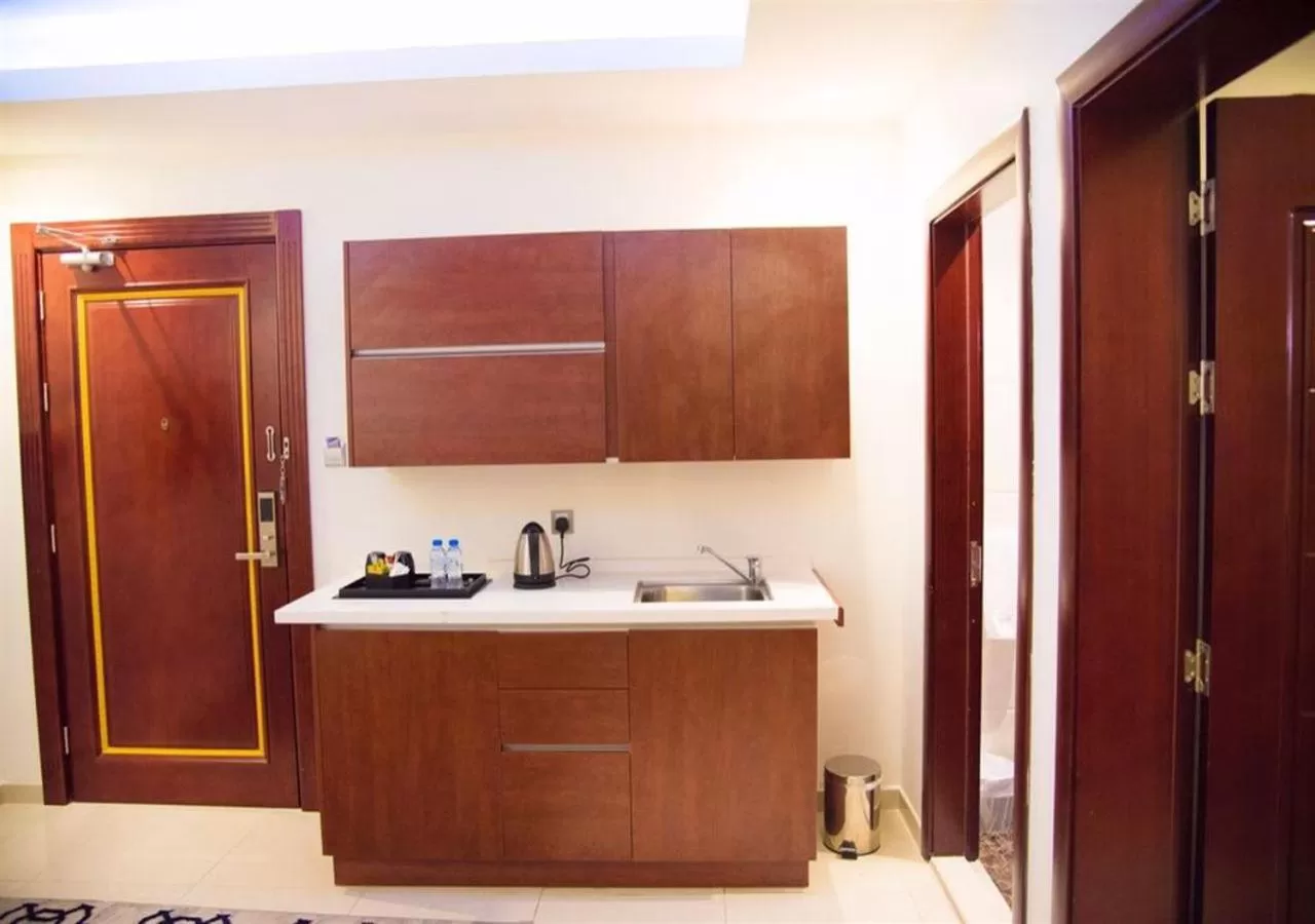 Deluxe Suite in Carawan Hotel Jeddah - فندق كروان جدة