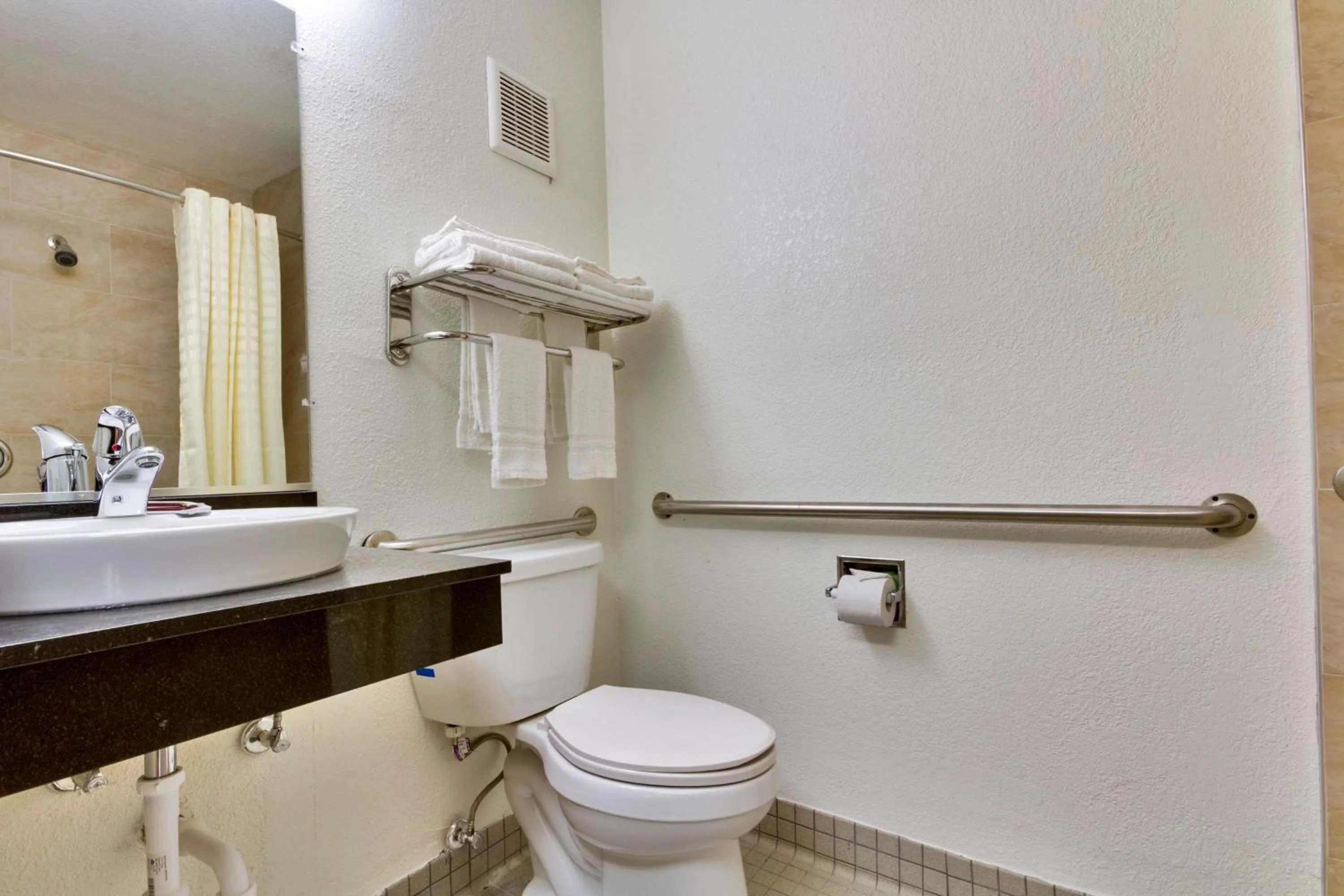 Toilet in Studio 6-Dallas, TX - Garland - Northeast