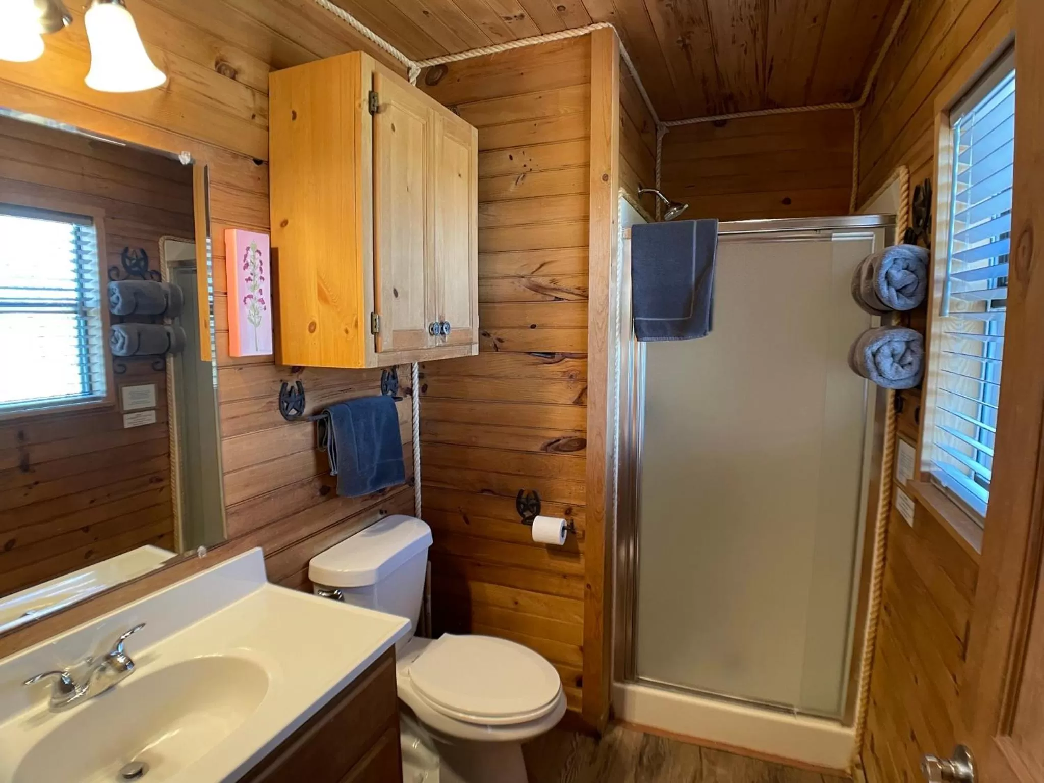 Public Bath in Walnut Canyon Cabins