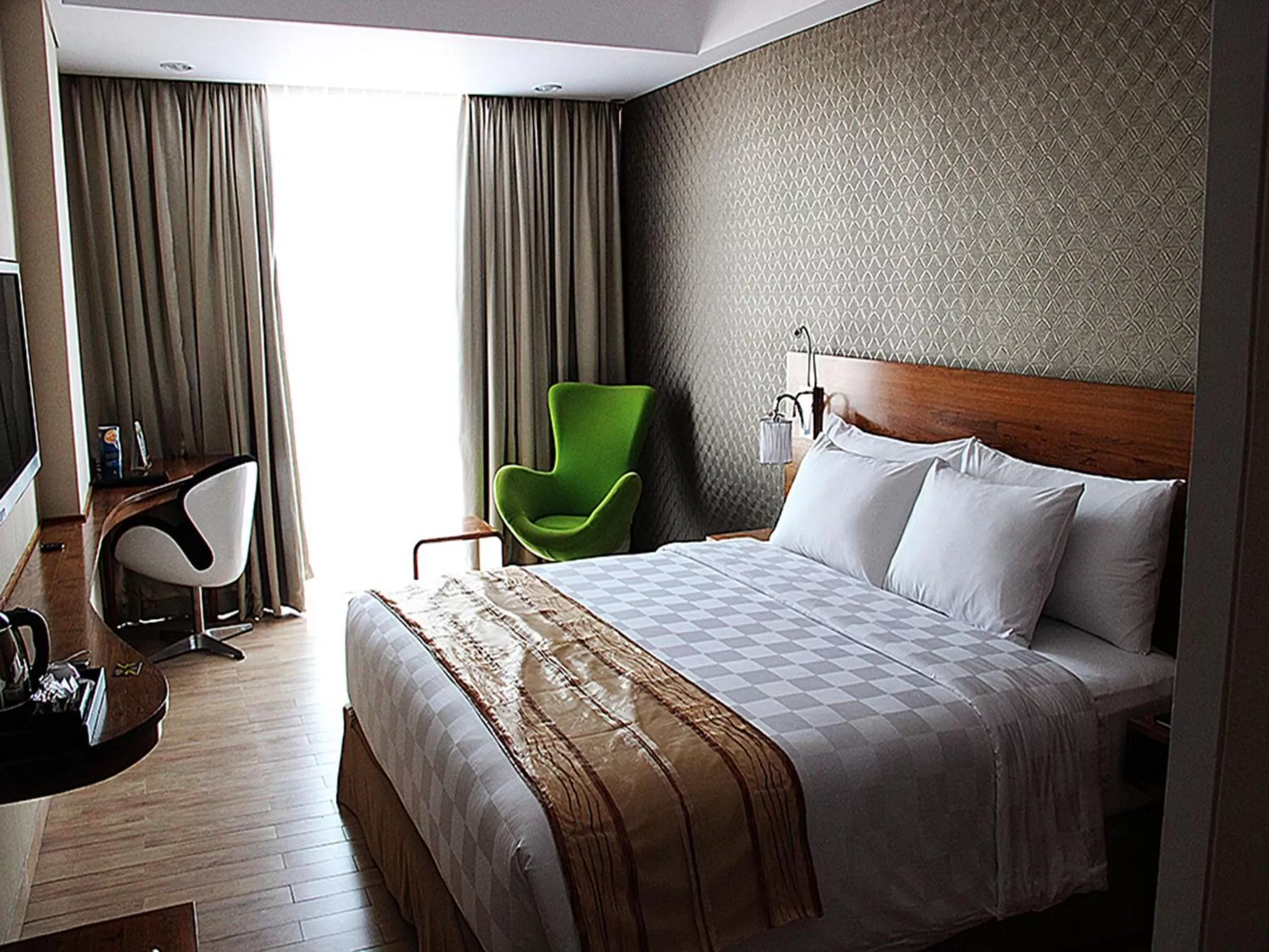 Deluxe Double Room in Hariston Hotel & Suites, Pluit - Jakarta