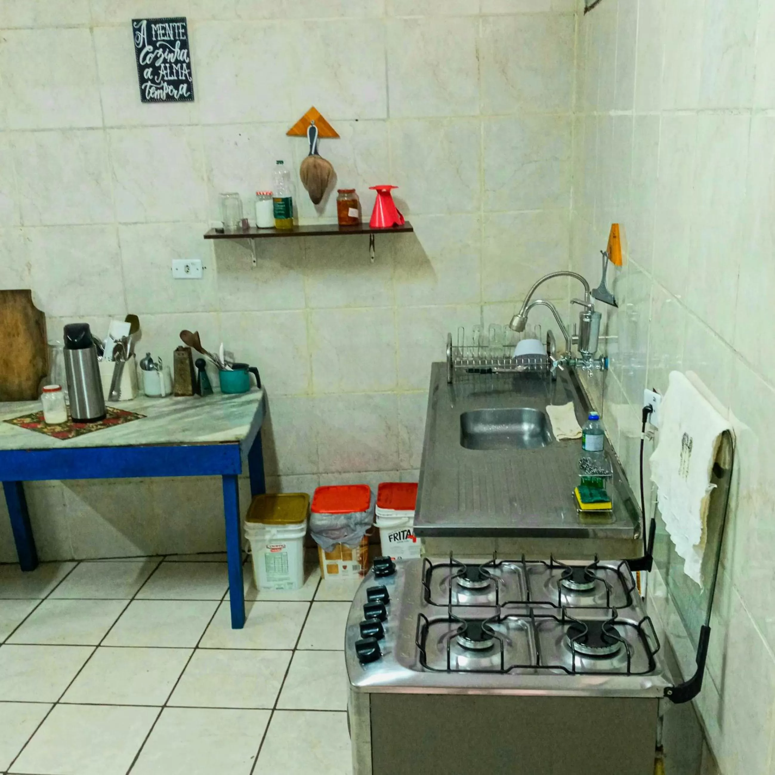 Kitchen/Kitchenette in Pousada e Hostel Marthi