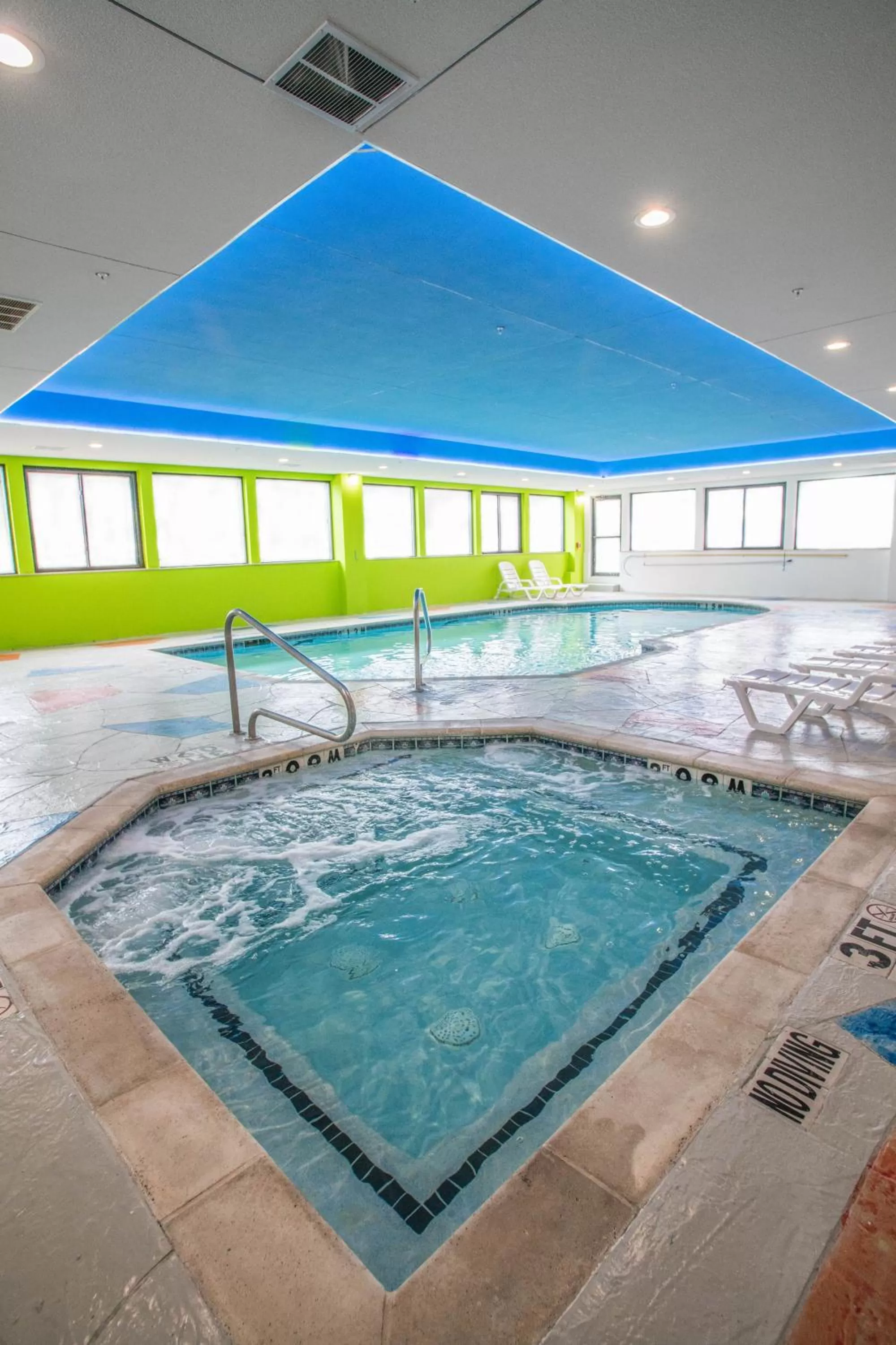 Swimming pool in Wingate by Wyndham Dallas Love Field
