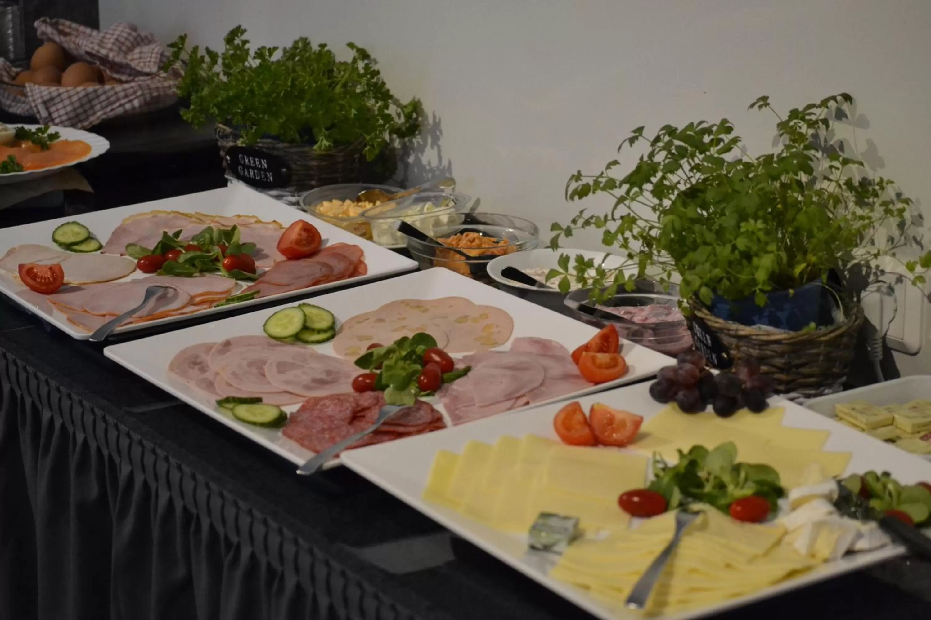 Breakfast, Food in Hotel-Café-Galerie