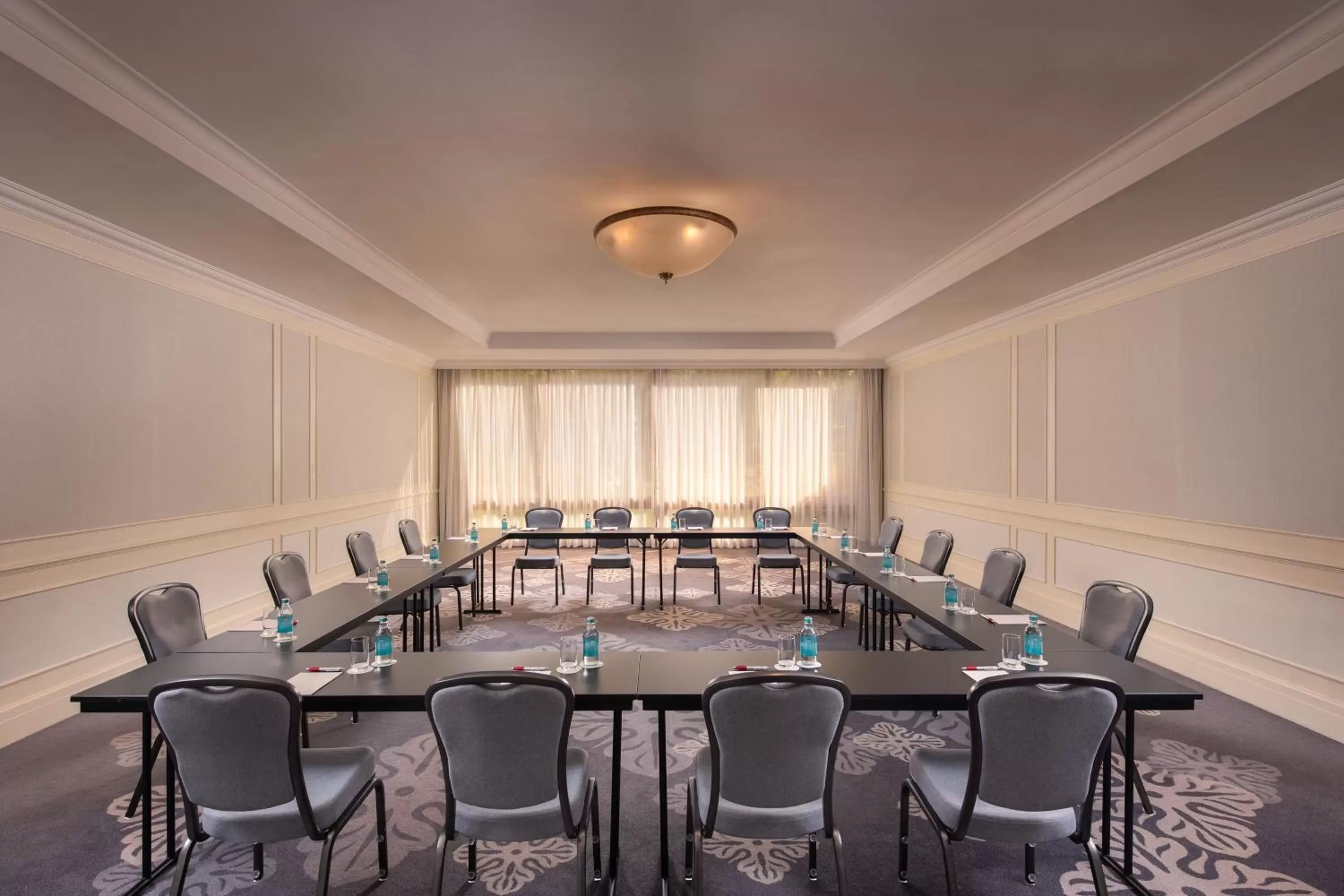 Meeting/conference room in Lisbon Marriott Hotel
