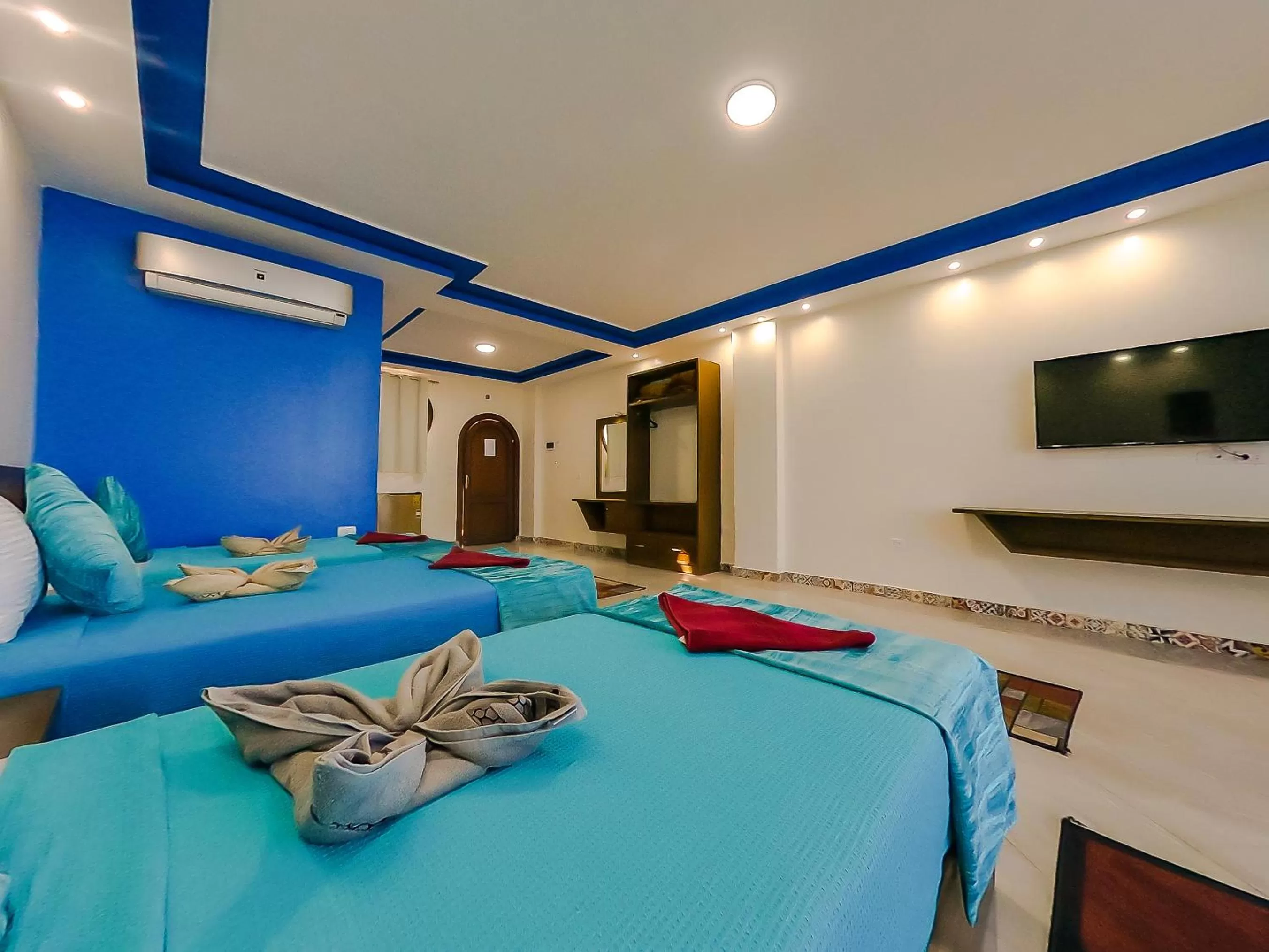 Bed in Seaview Panorama Hotel