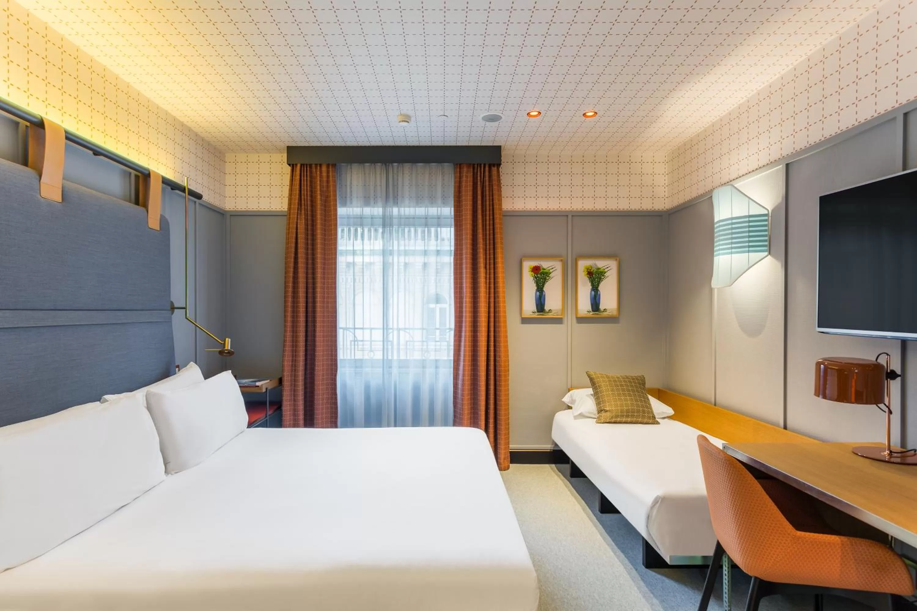 Photo of the whole room, Bed in Room Mate Collection Giulia, Milan