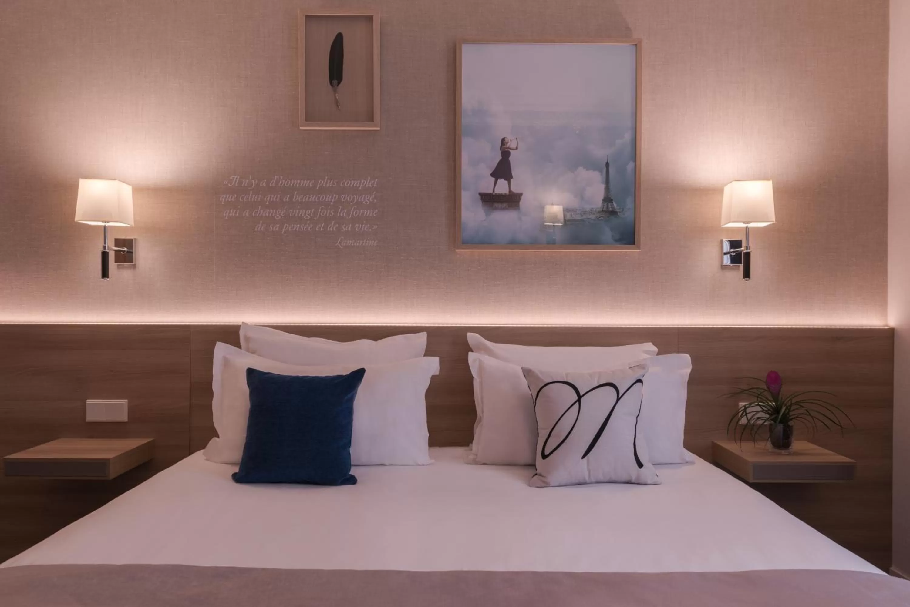 Decorative detail, Bed in Magda Champs Elysées