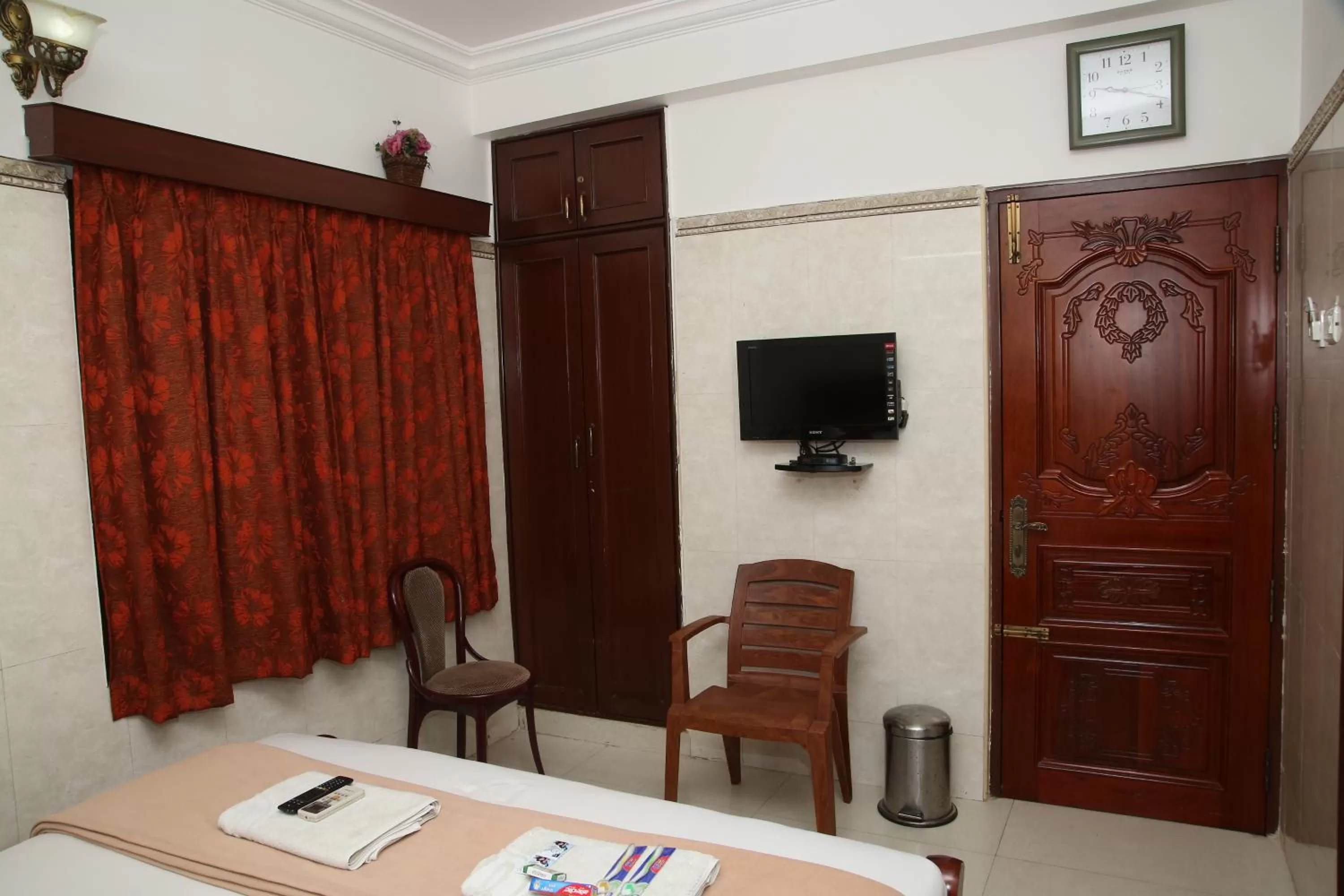 TV and multimedia, Bed in Grand View Residency Chennai