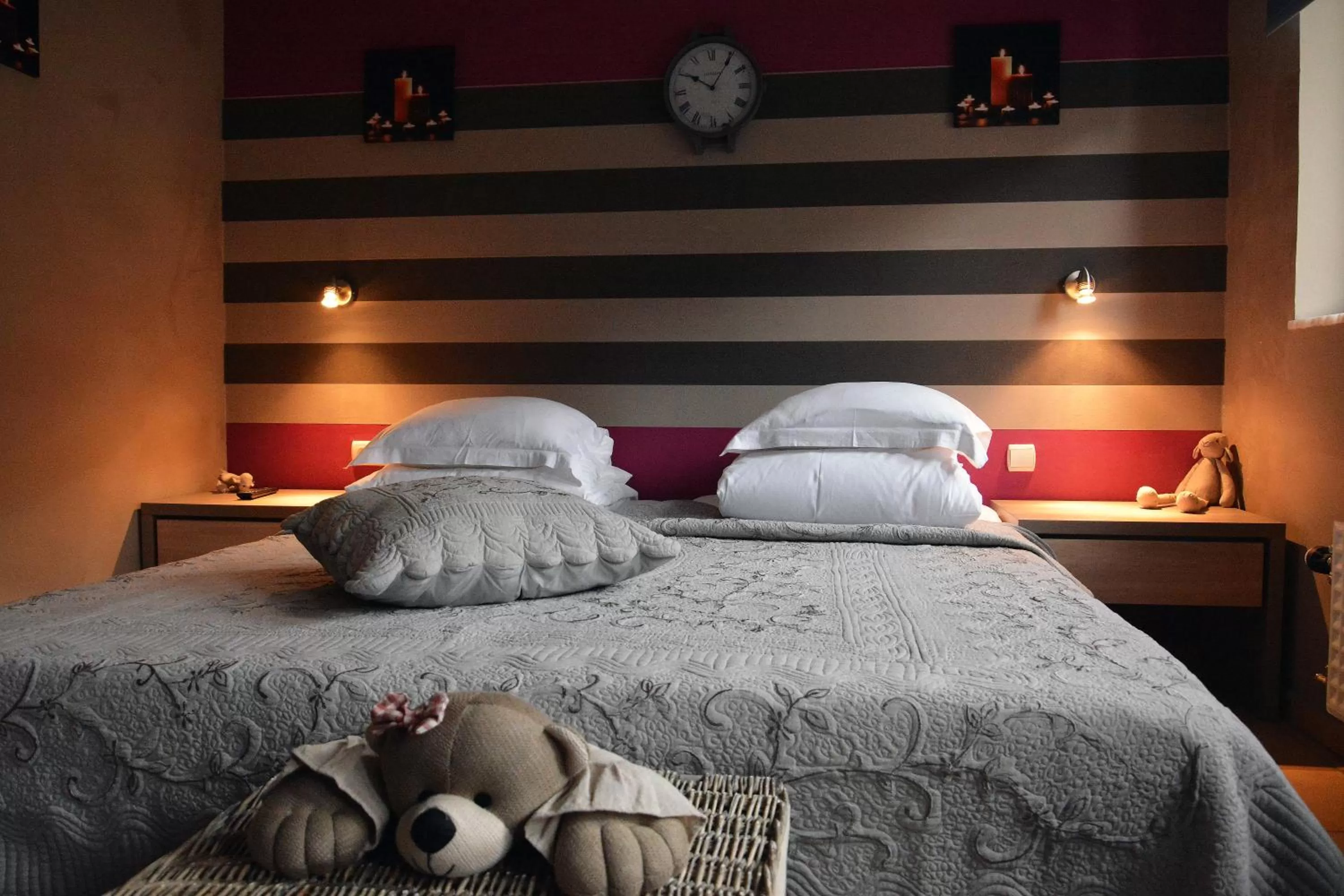 Photo of the whole room, Bed in MARGOT'L