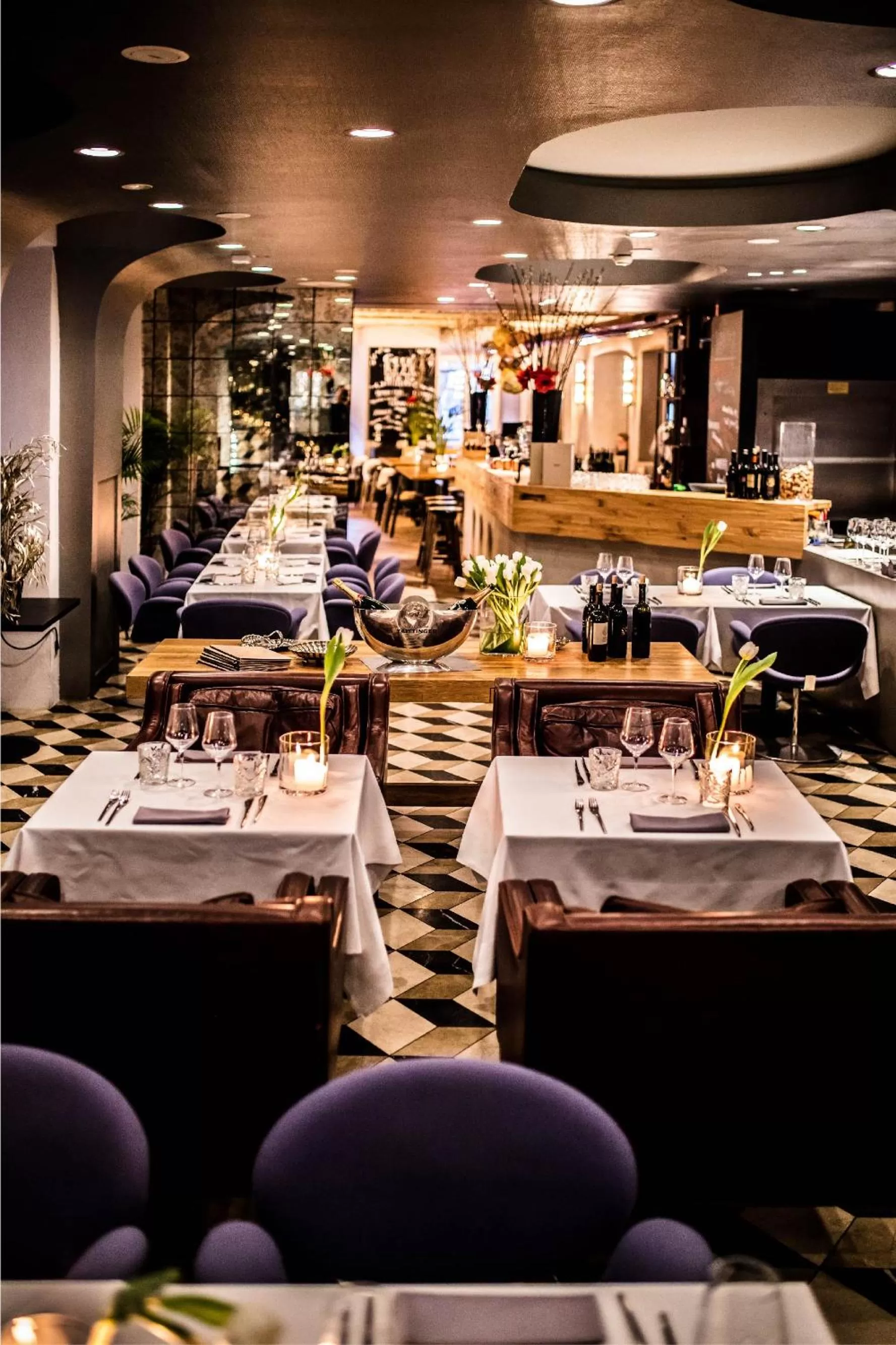 Restaurant/places to eat in Vander Urbani Resort - a Member of Design Hotels