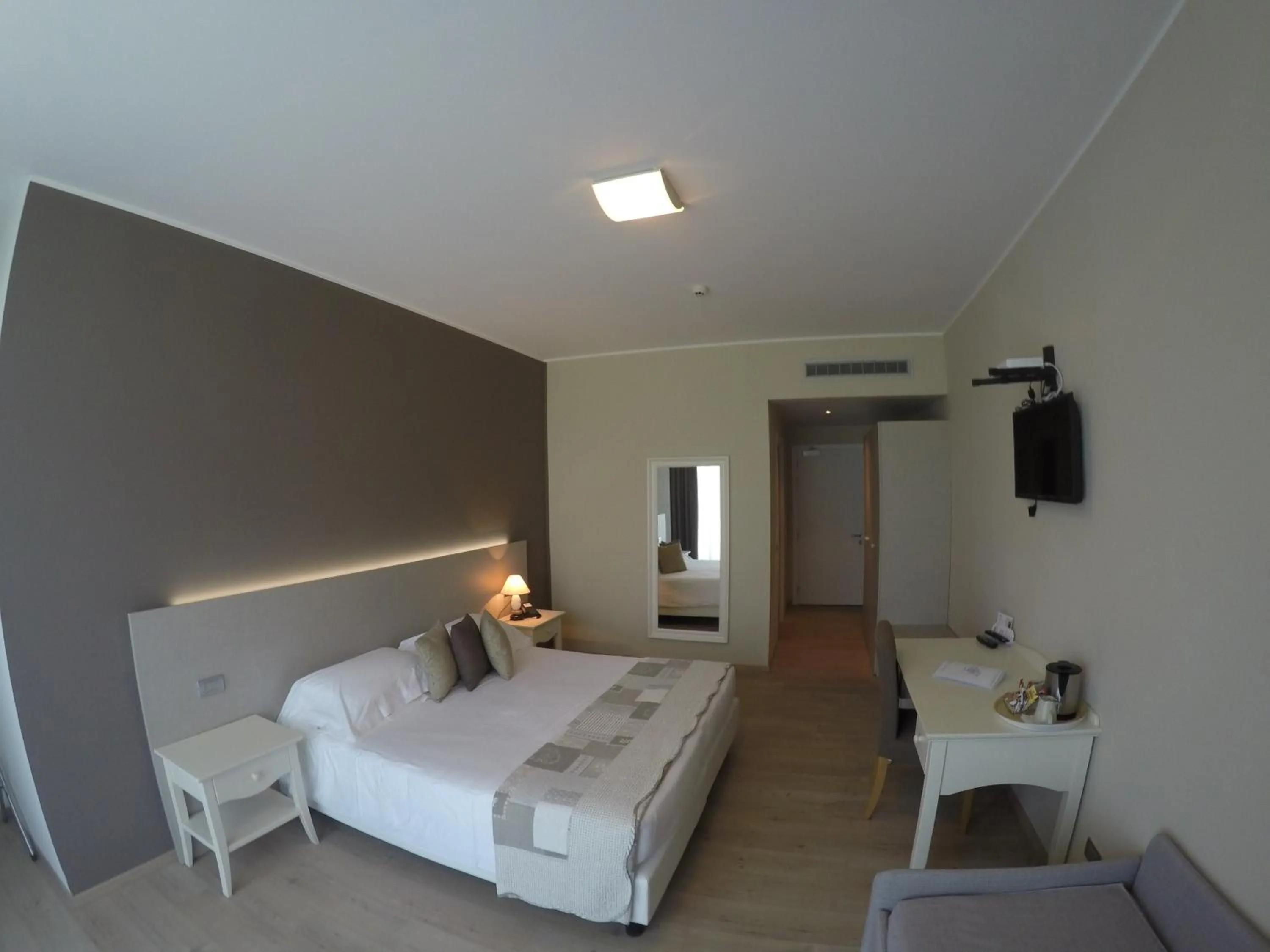 Photo of the whole room, Bed in Tullio Hotel