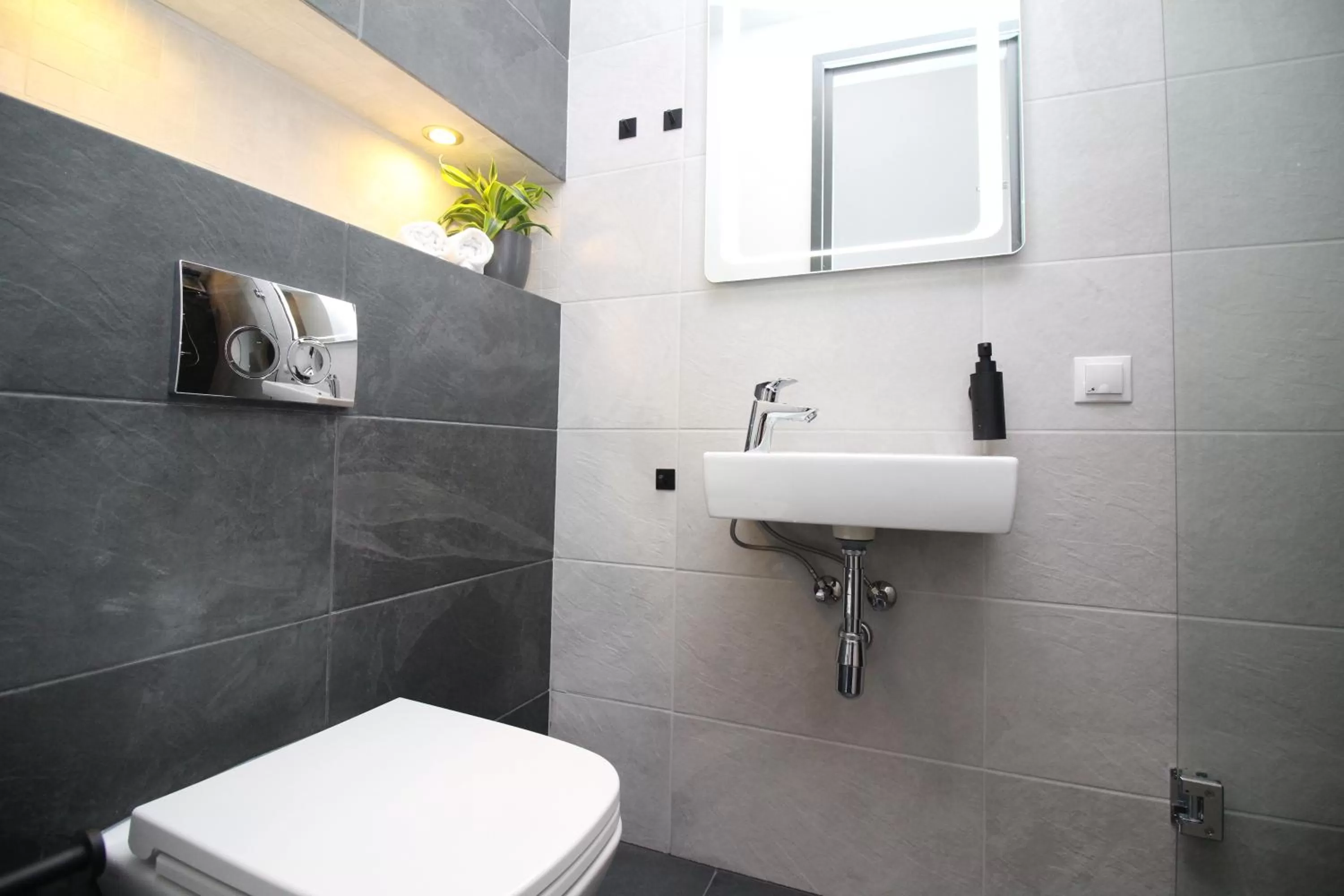 Toilet in Tallinn City Apartments Old Town Suites