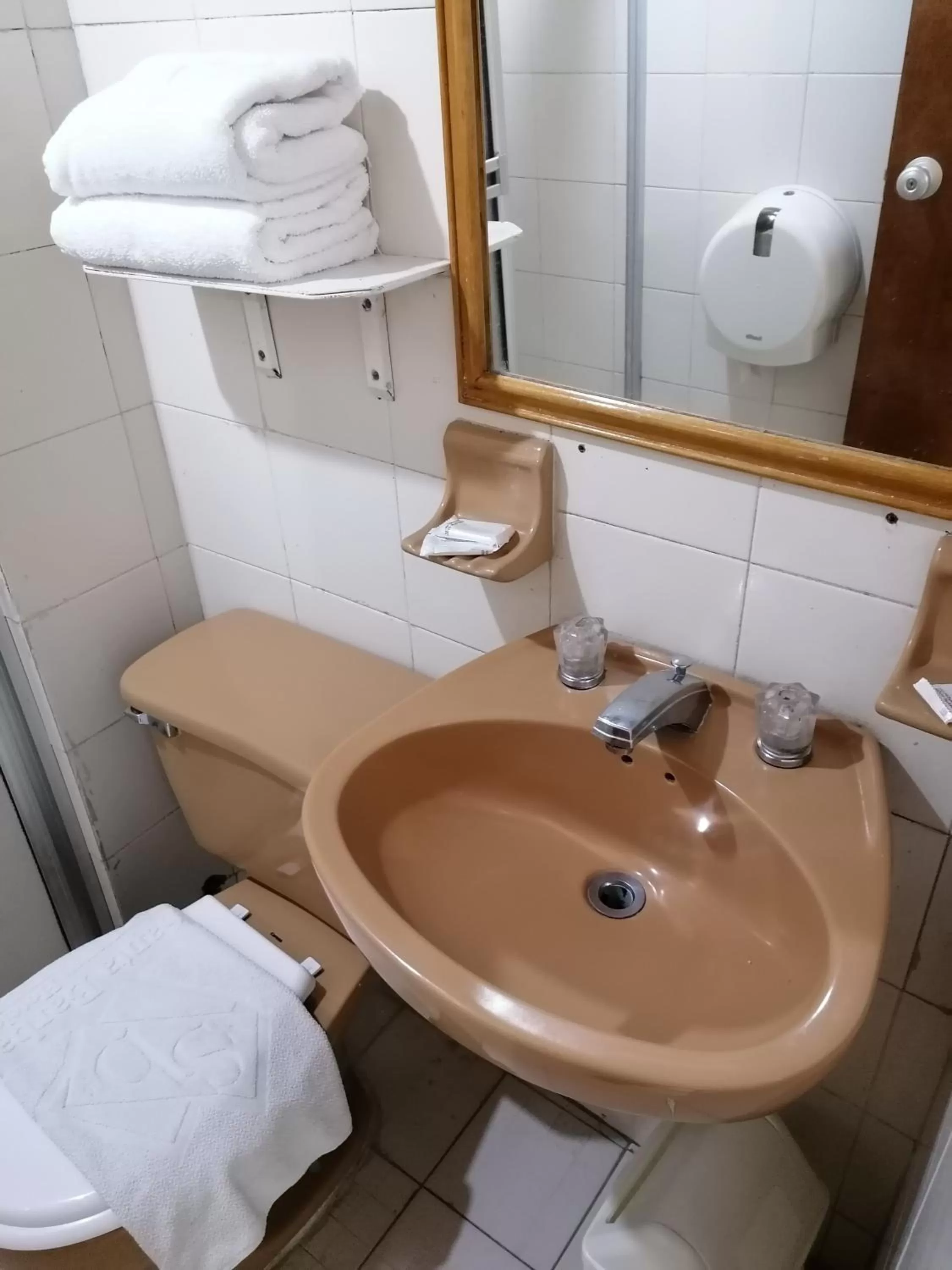 Bathroom in Hotel Veleros Cartagena