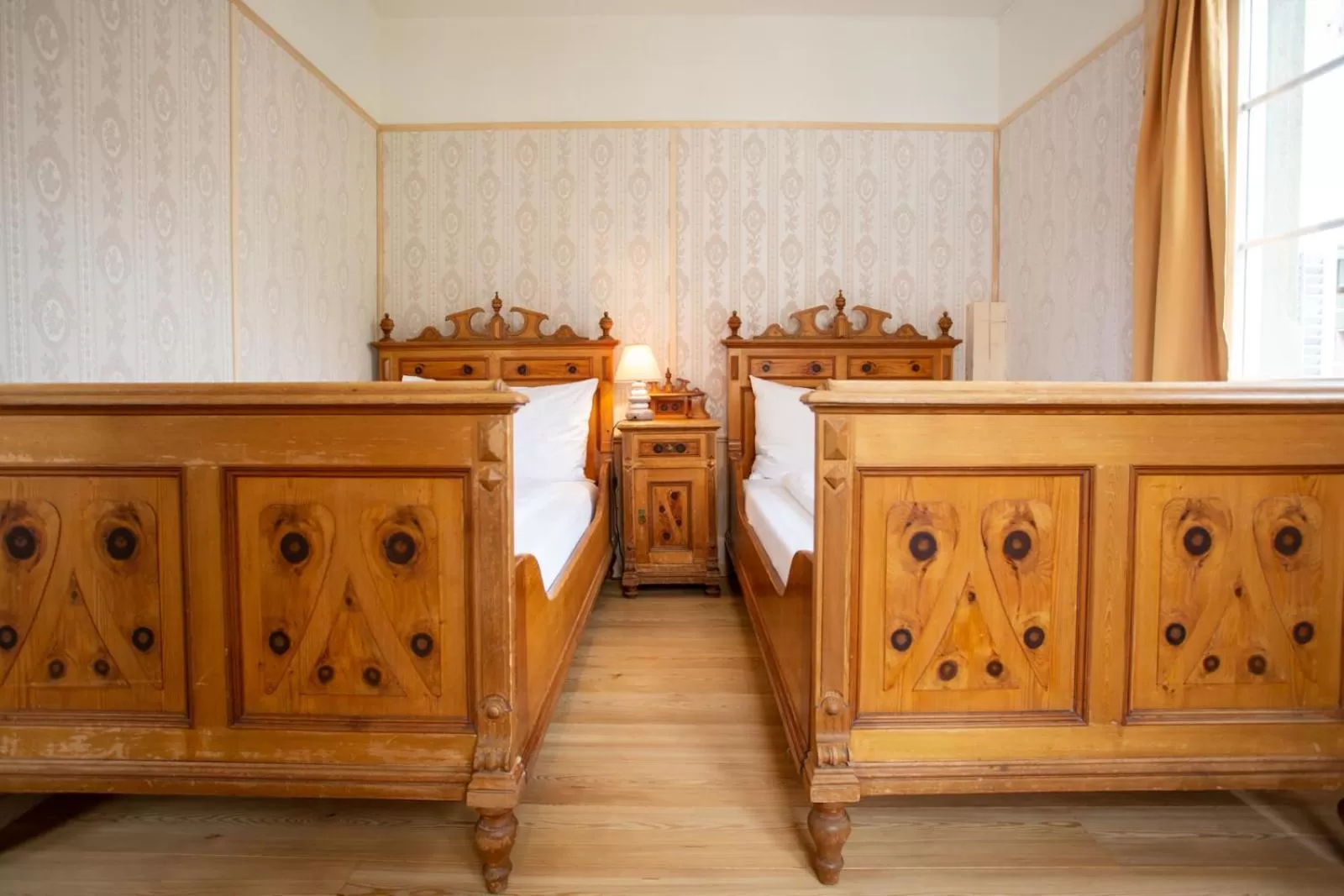 Bedroom, Bed in Zunfthaus zur Rebleuten