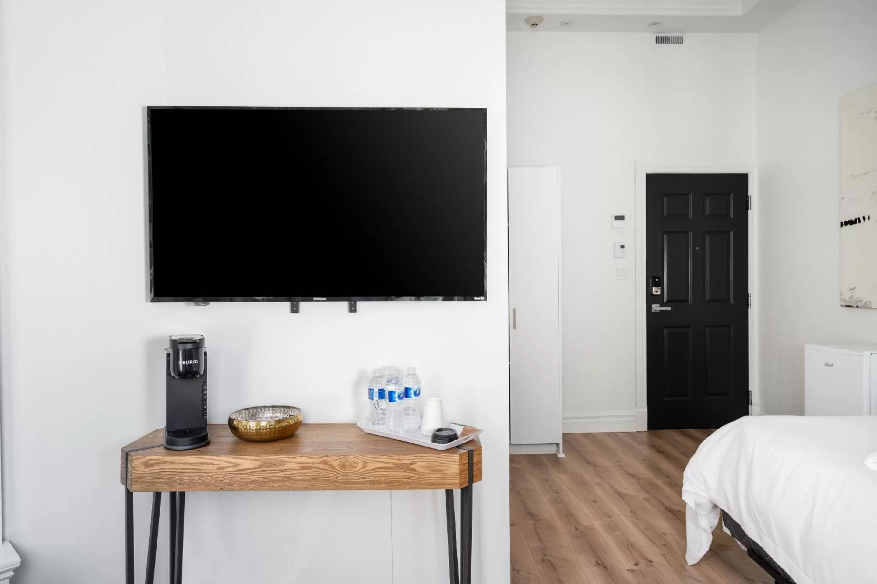 TV/Entertainment Center in Le Penfield Par Nomade MTL