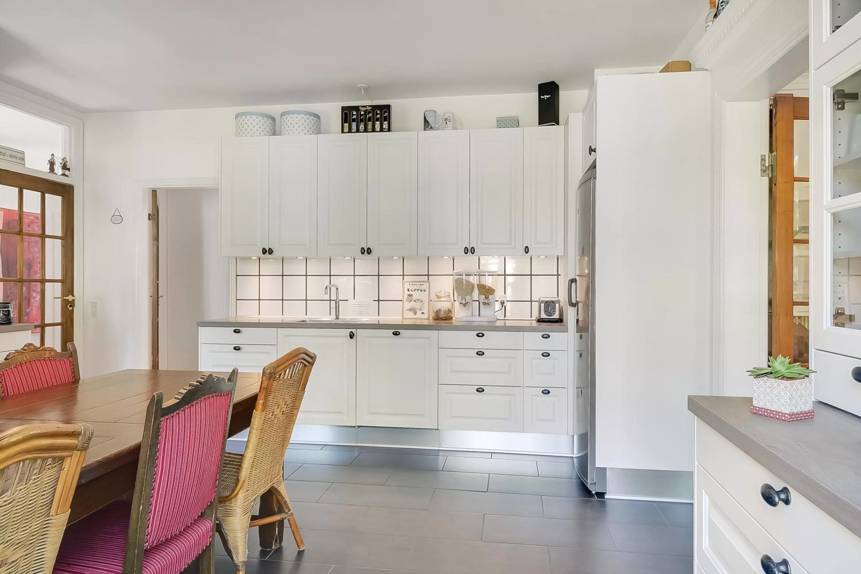 Communal kitchen in Sweethome Guesthouse