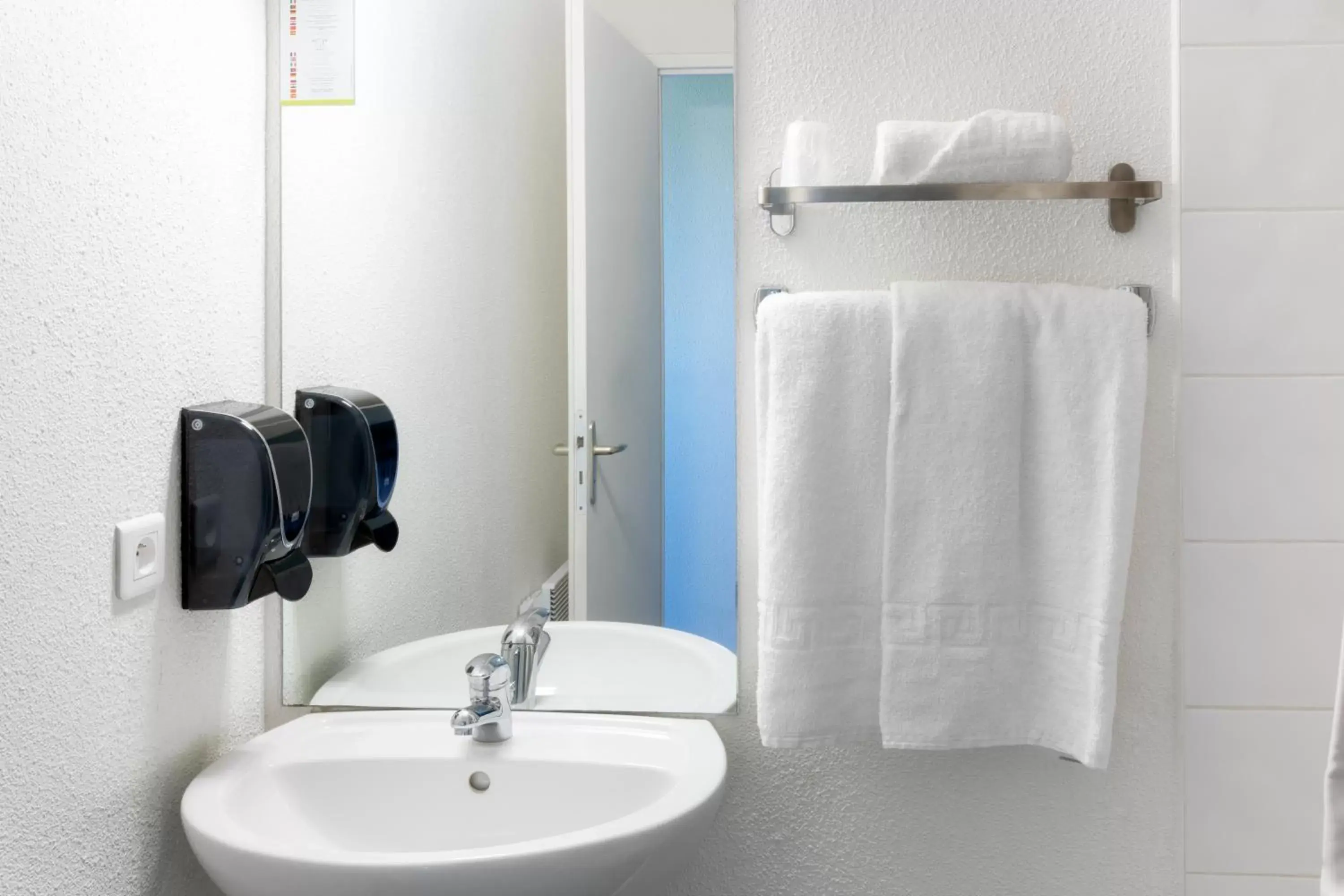 Quadruple Room with Air Conditioning in Audotel Quadruple Room with Air Conditioning in Audotel