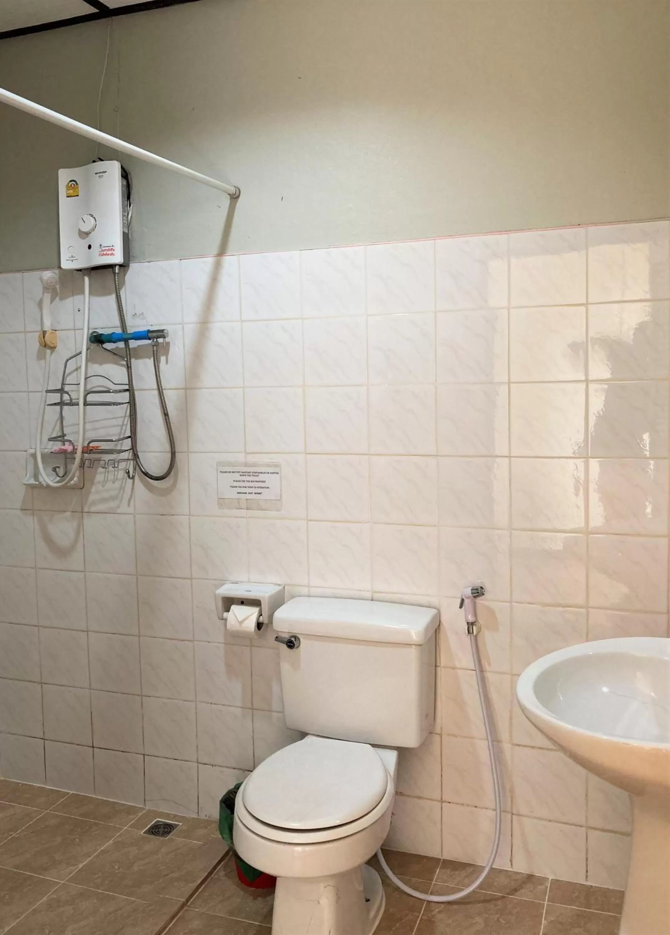 Shower in Khao Sok Morning Mist Resort