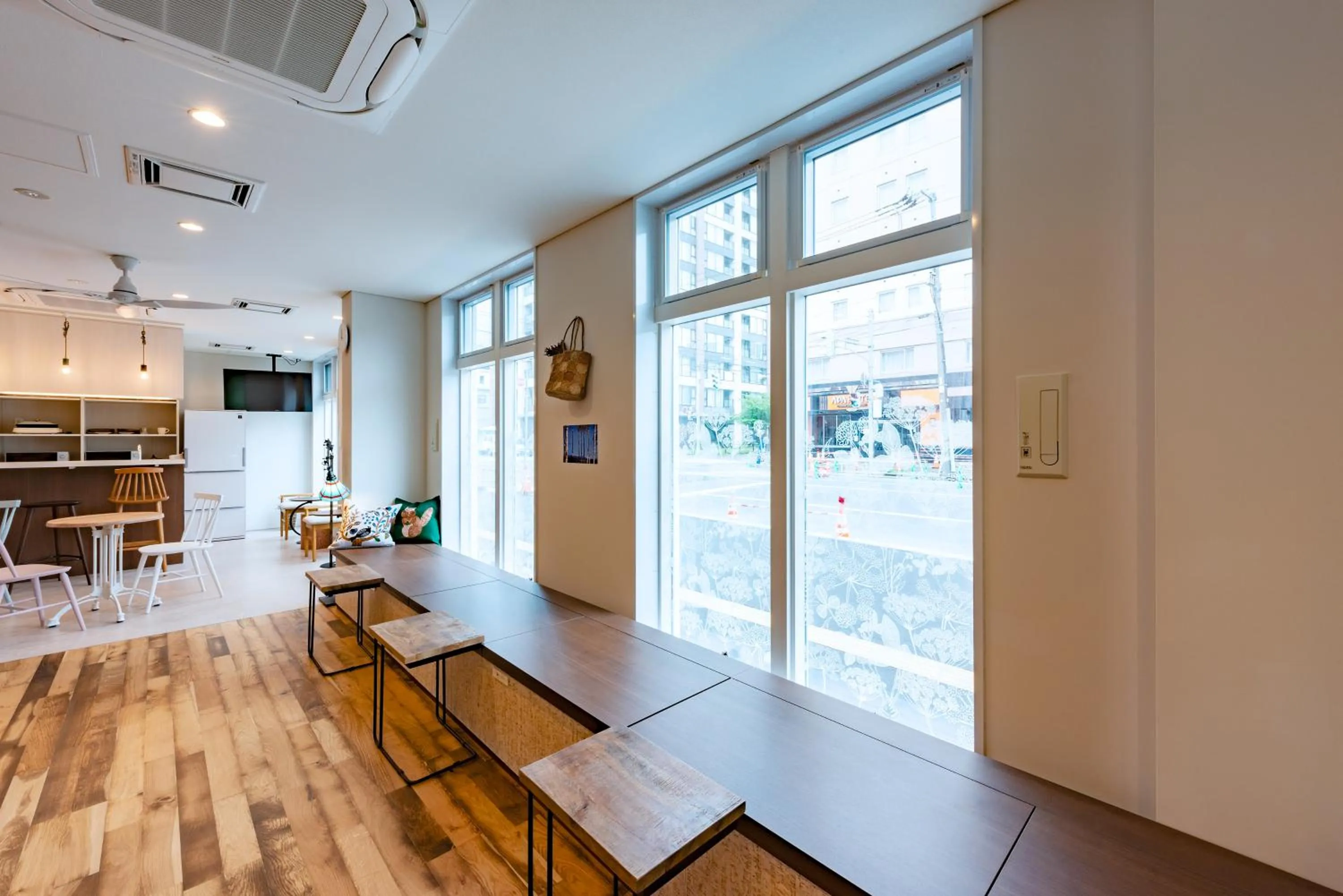 Communal lounge/ TV room in plat hostel keikyu sapporo sky
