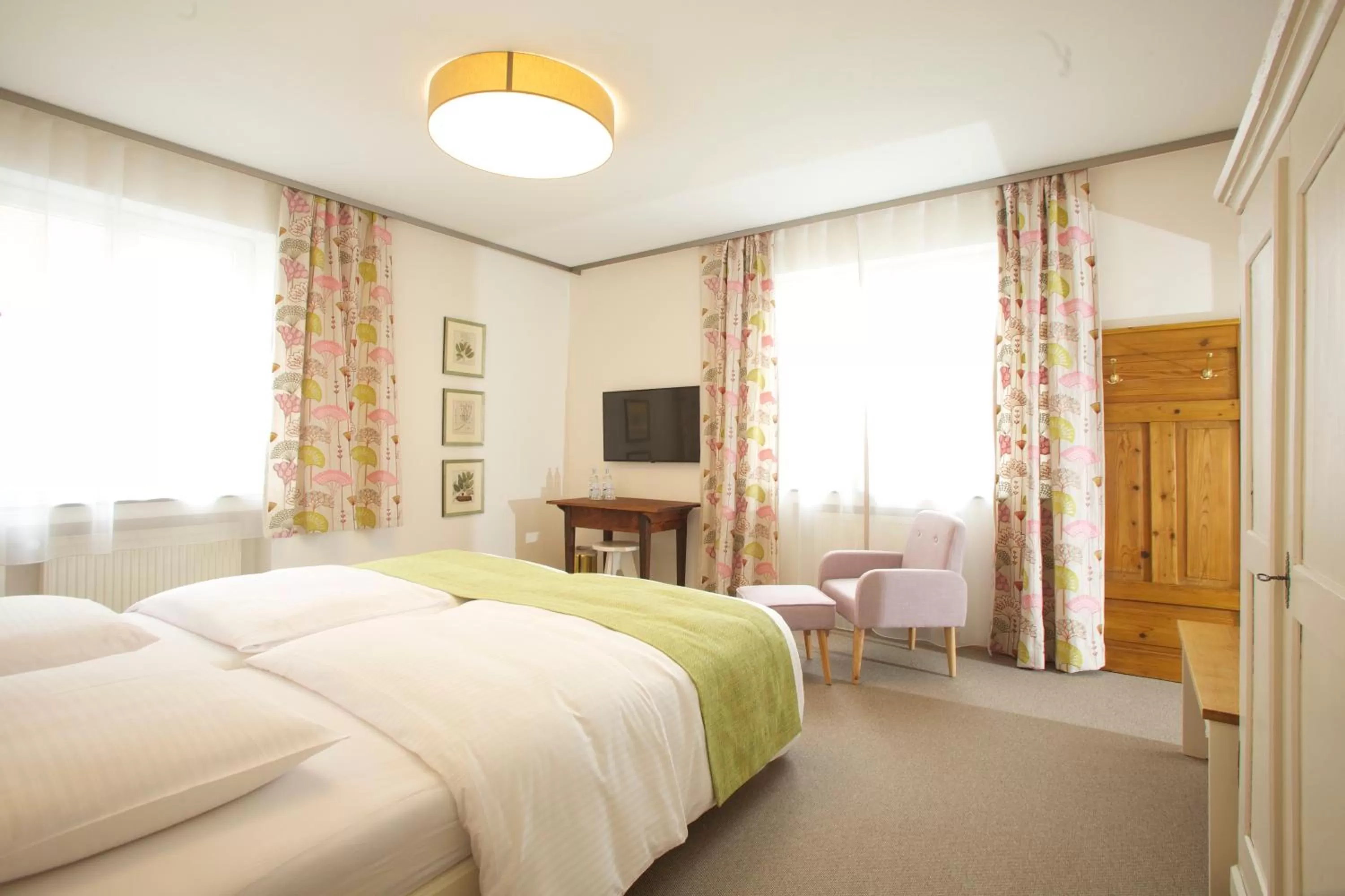 Photo of the whole room, Bed in Illertisser Hof