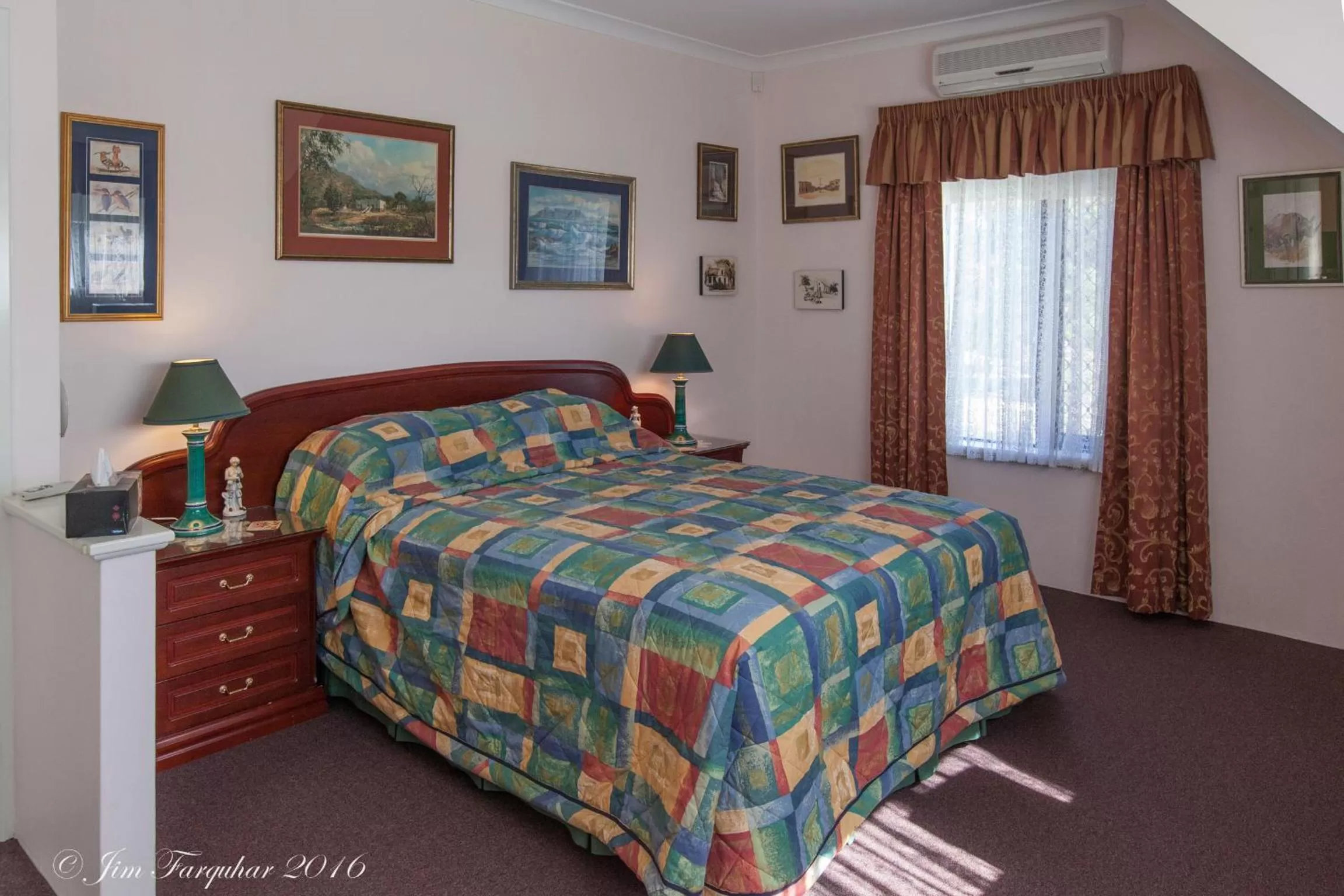 Shower, Bed in Aarn House B&B Airport Accommodation