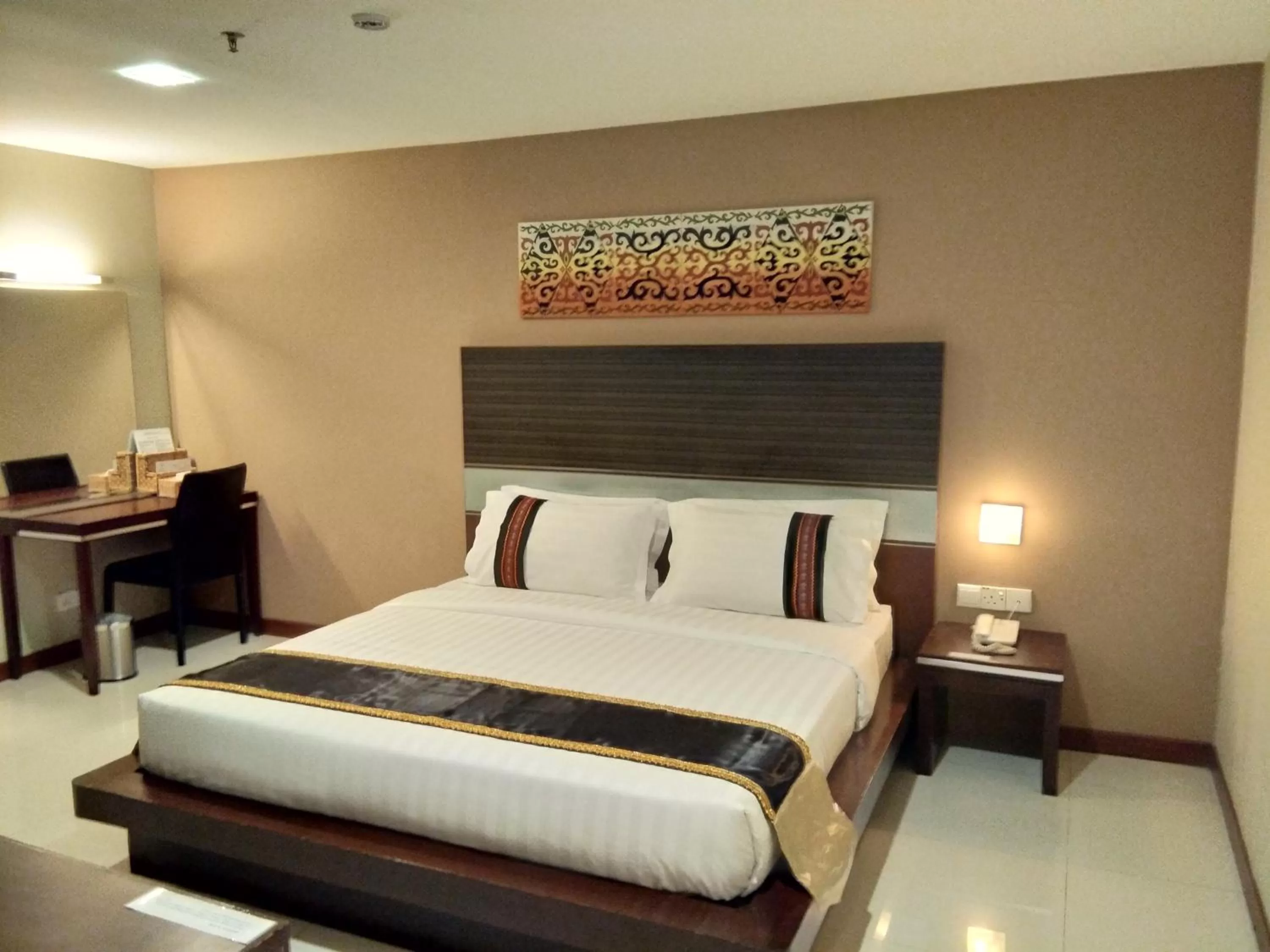 Bed in Kinabalu Daya Hotel