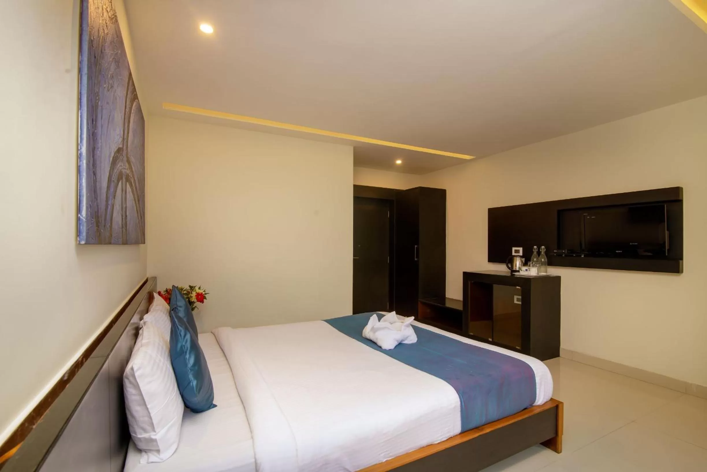 Bed in Muscatel Yavachi - 400 Mts from MG Marg