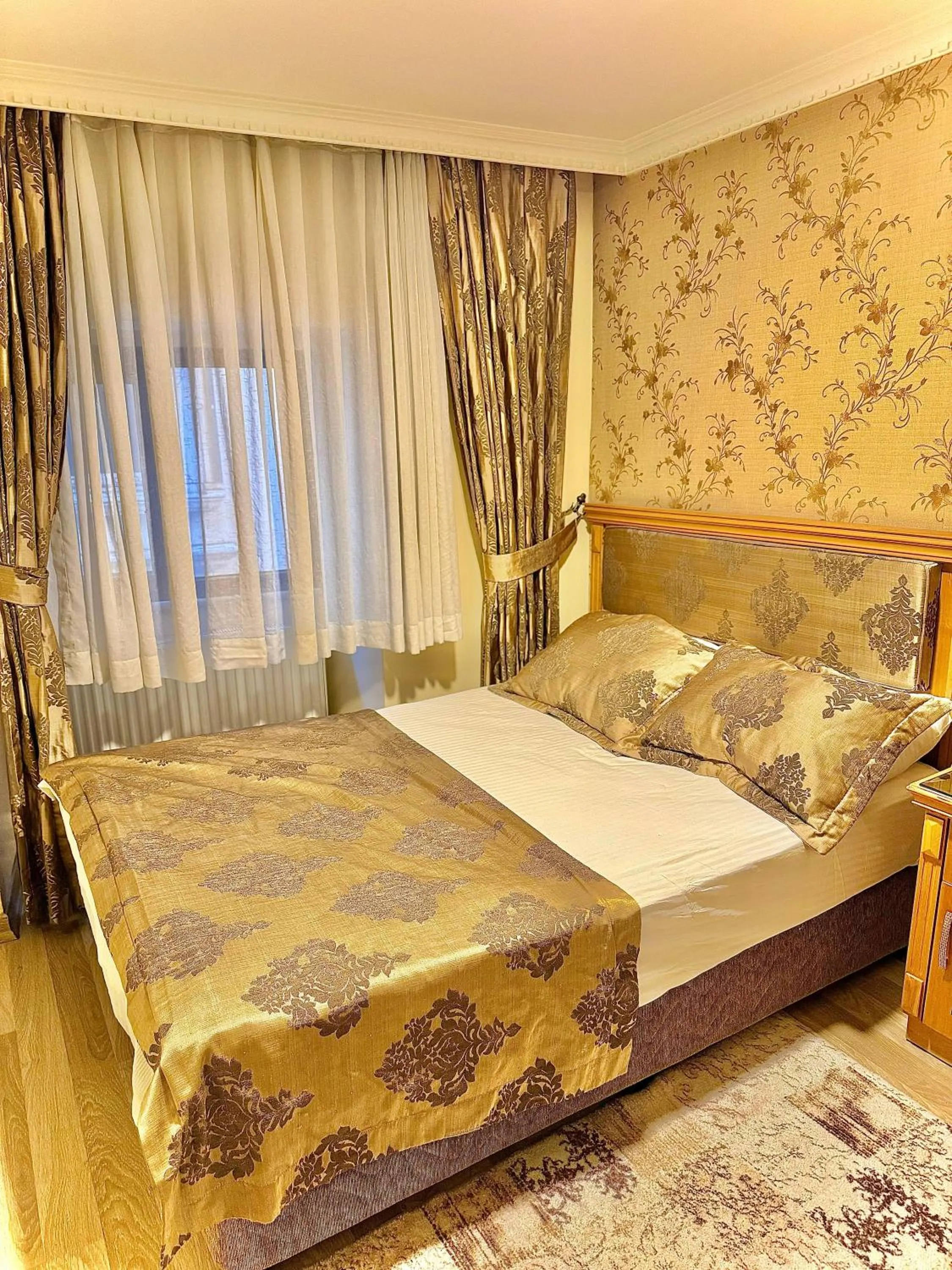 Massage, Bed in Grand Papirus Hotel