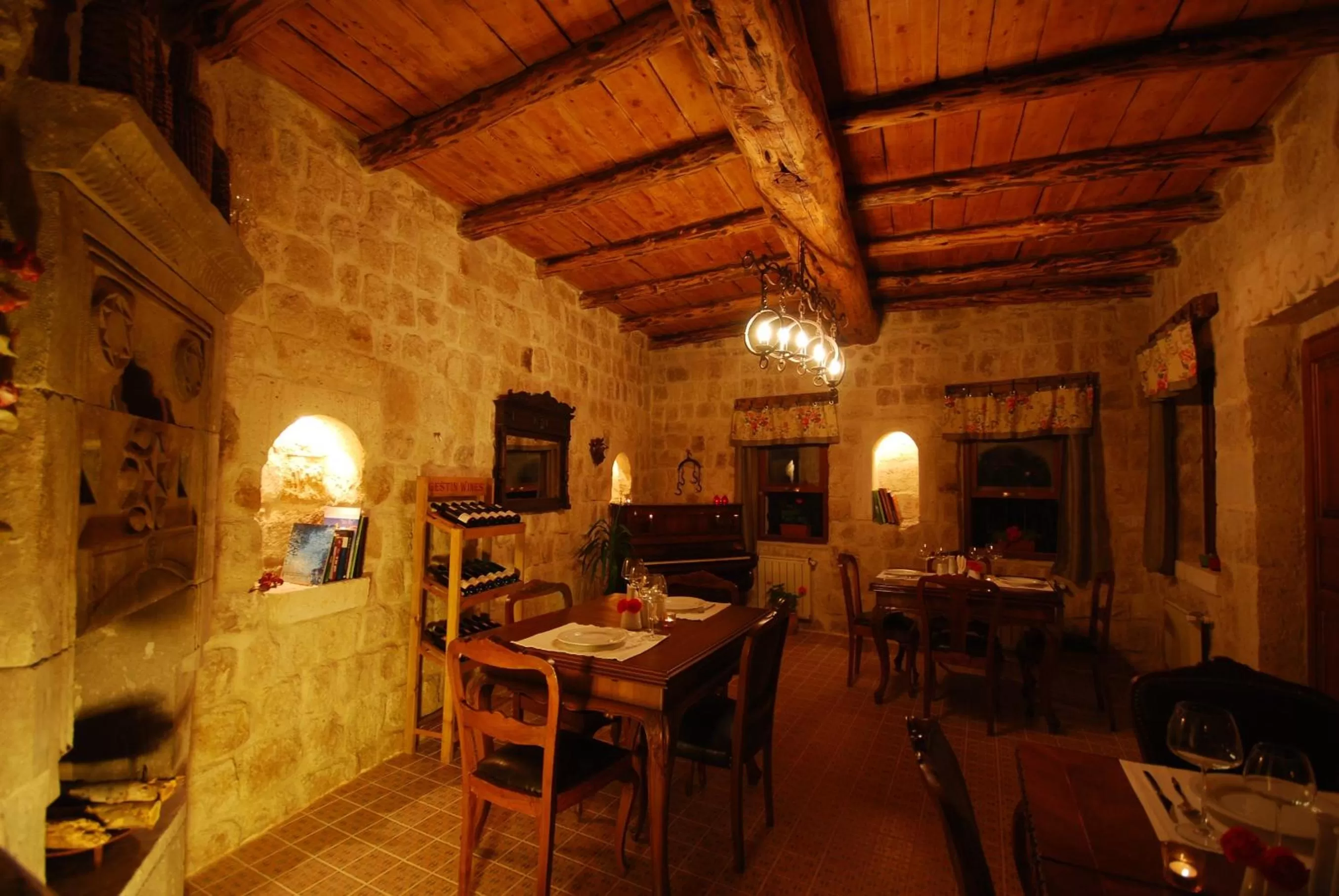 Restaurant/places to eat in Melekler Evi Cave Hotel