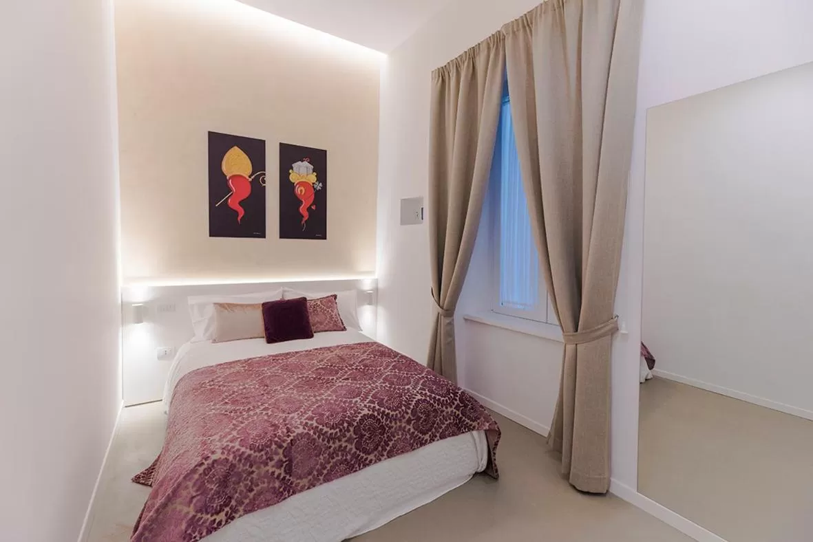 Bed in A Misura Duomo Rooms & Apartment - LS Accommodations