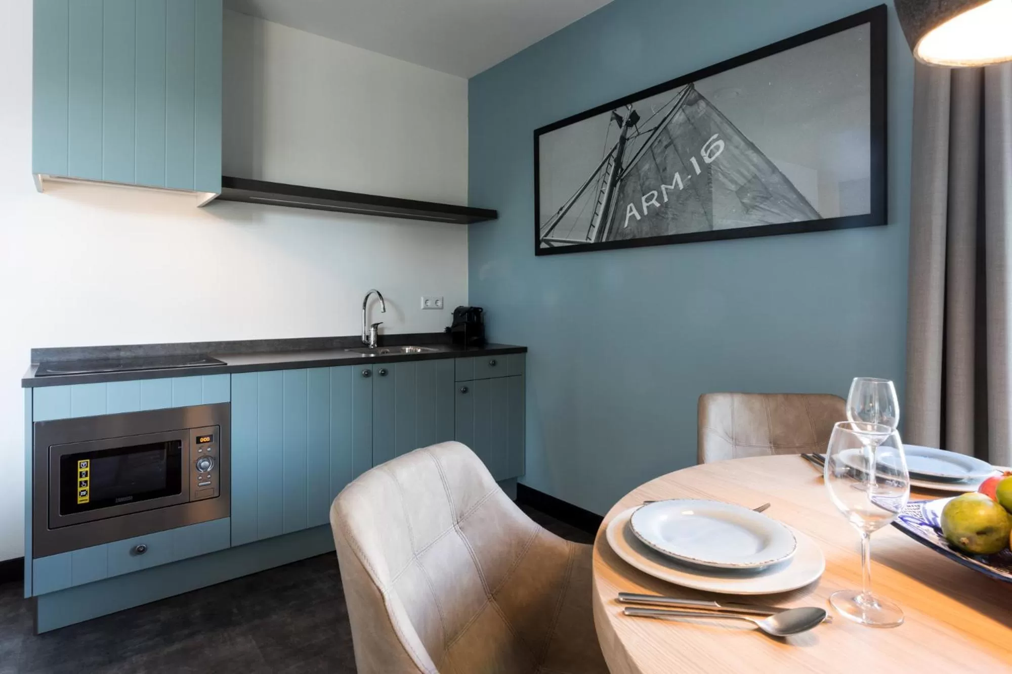 Kitchen or kitchenette, Dining Area in Hotel Kaap West I Kloeg Collection