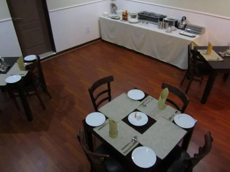 Restaurant/Places to Eat in Road Stay