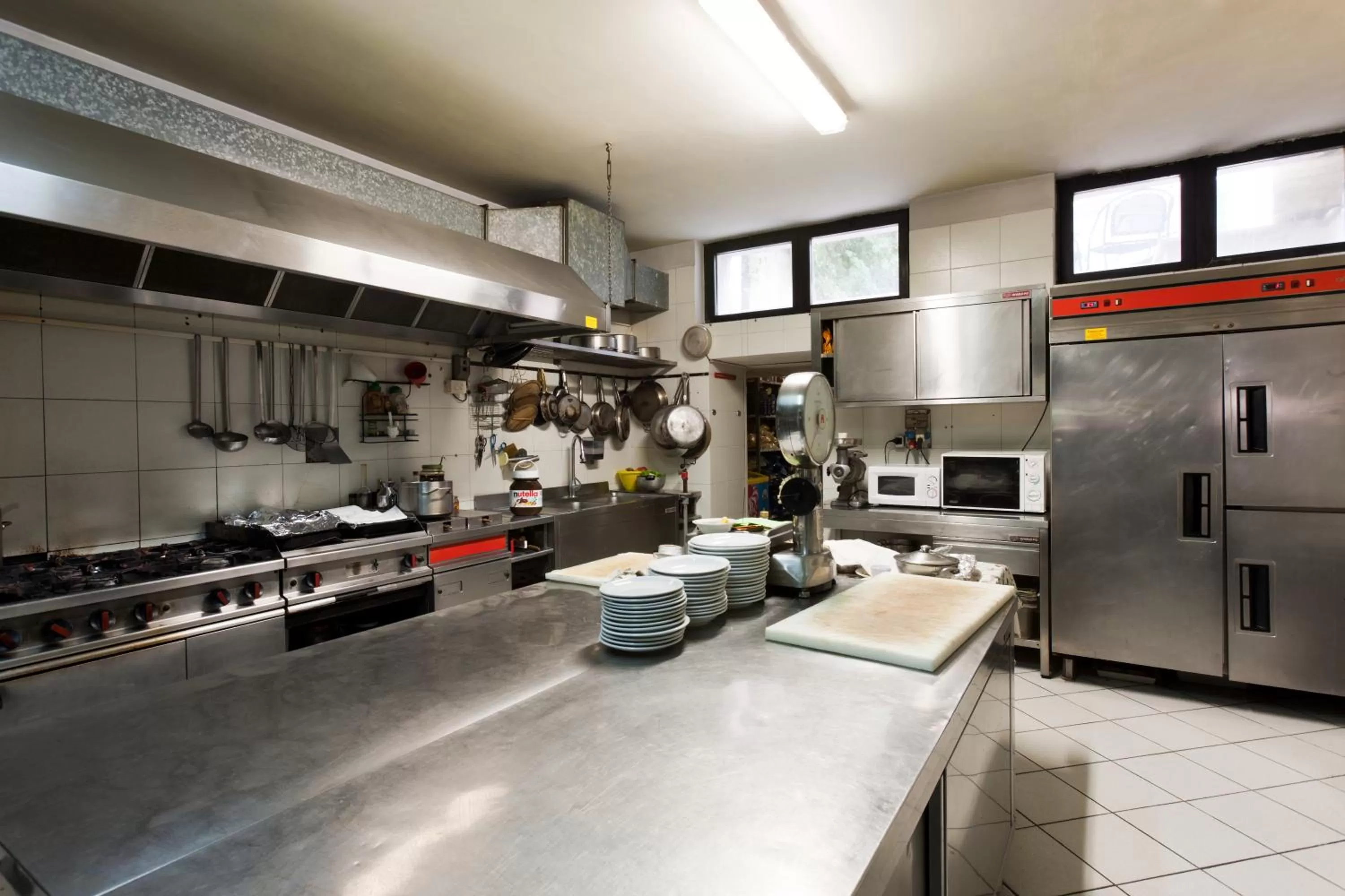 Communal kitchen in Hotel Letizia